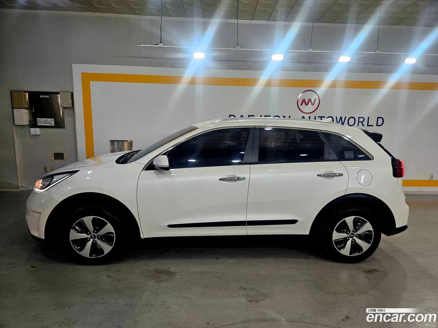 Niro Kia 2017.10-OUTER-004