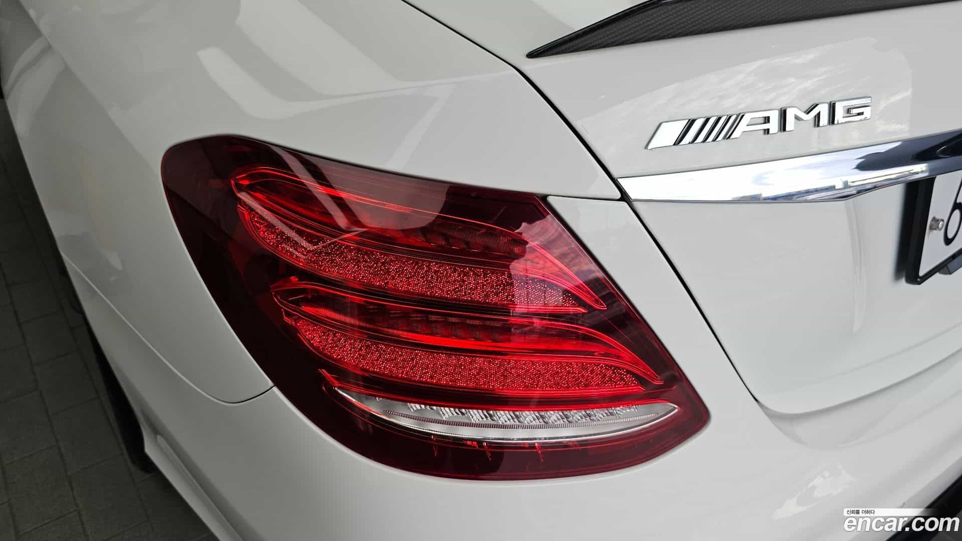 E-Class Mercedes-Benz 2018.7-OUTER-033