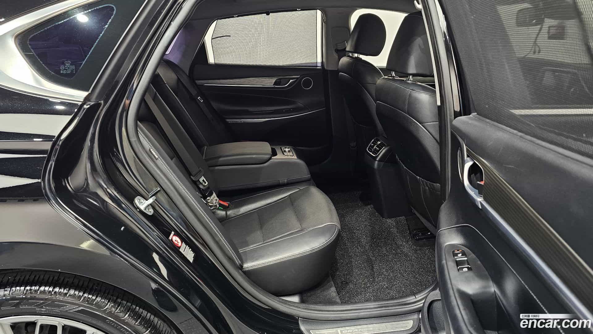Grandeur Hyundai 2017.4-OPTION-015