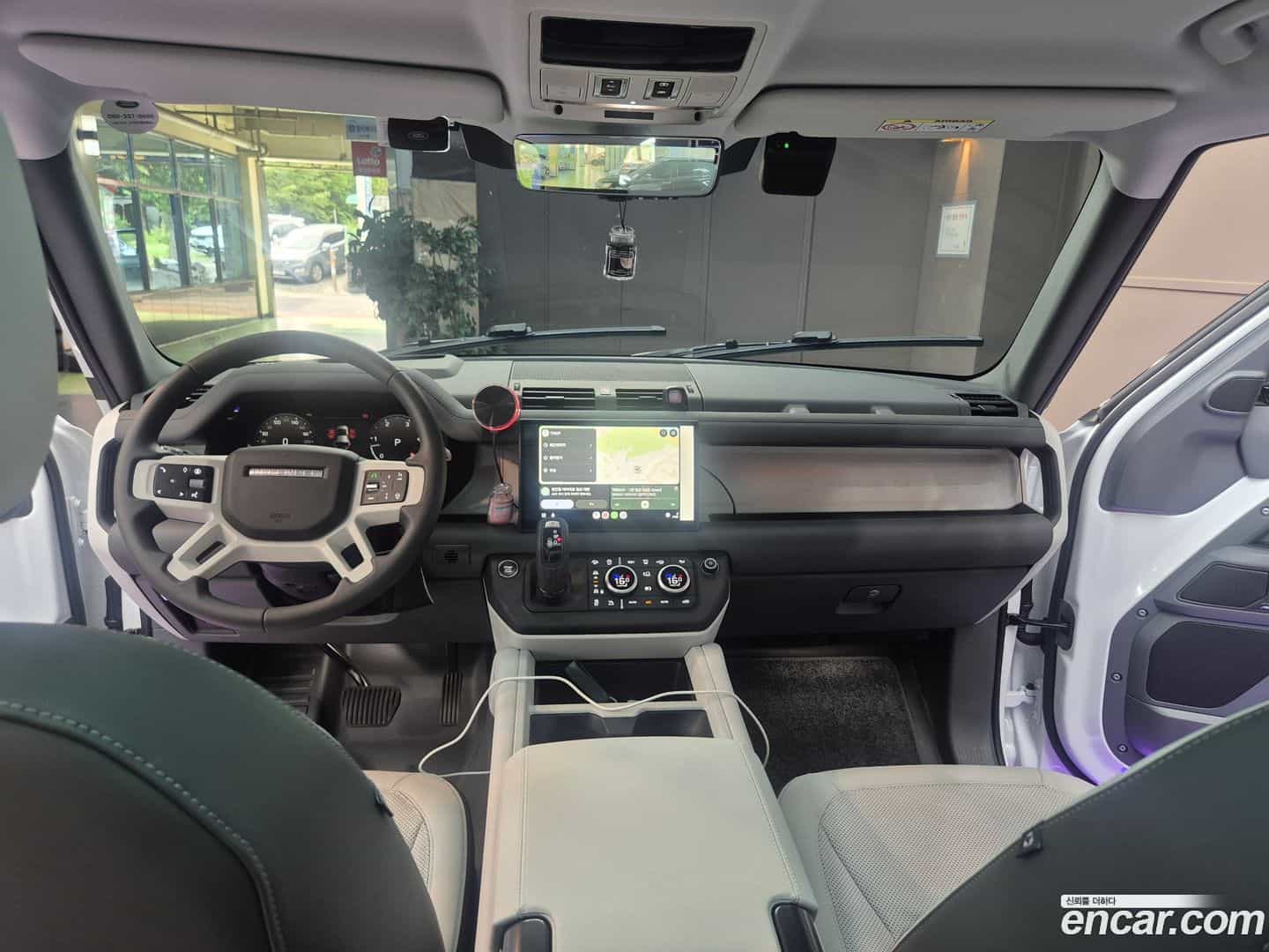 Defender Land Rover 2025.10-OPTION-019