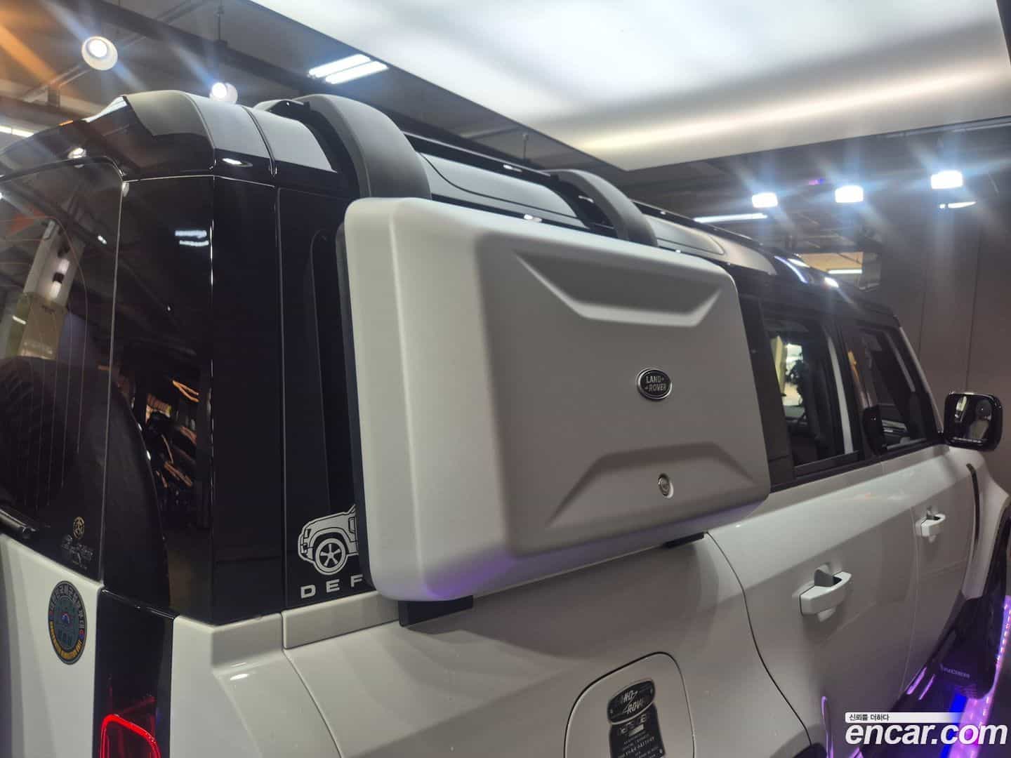 Defender Land Rover 2025.10-OPTION-021