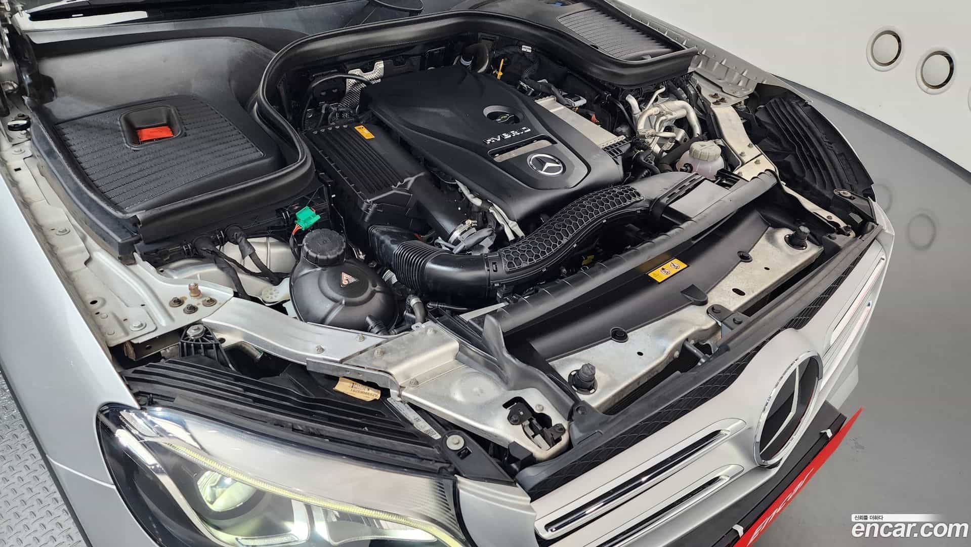 GLC-Class Mercedes-Benz 2018.10-OUTER-006