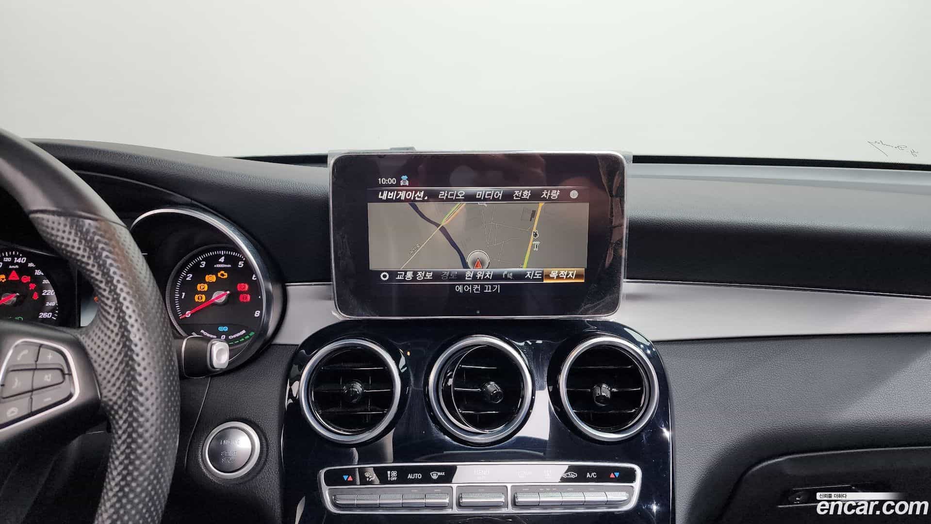 GLC-Class Mercedes-Benz 2018.10-OPTION-016