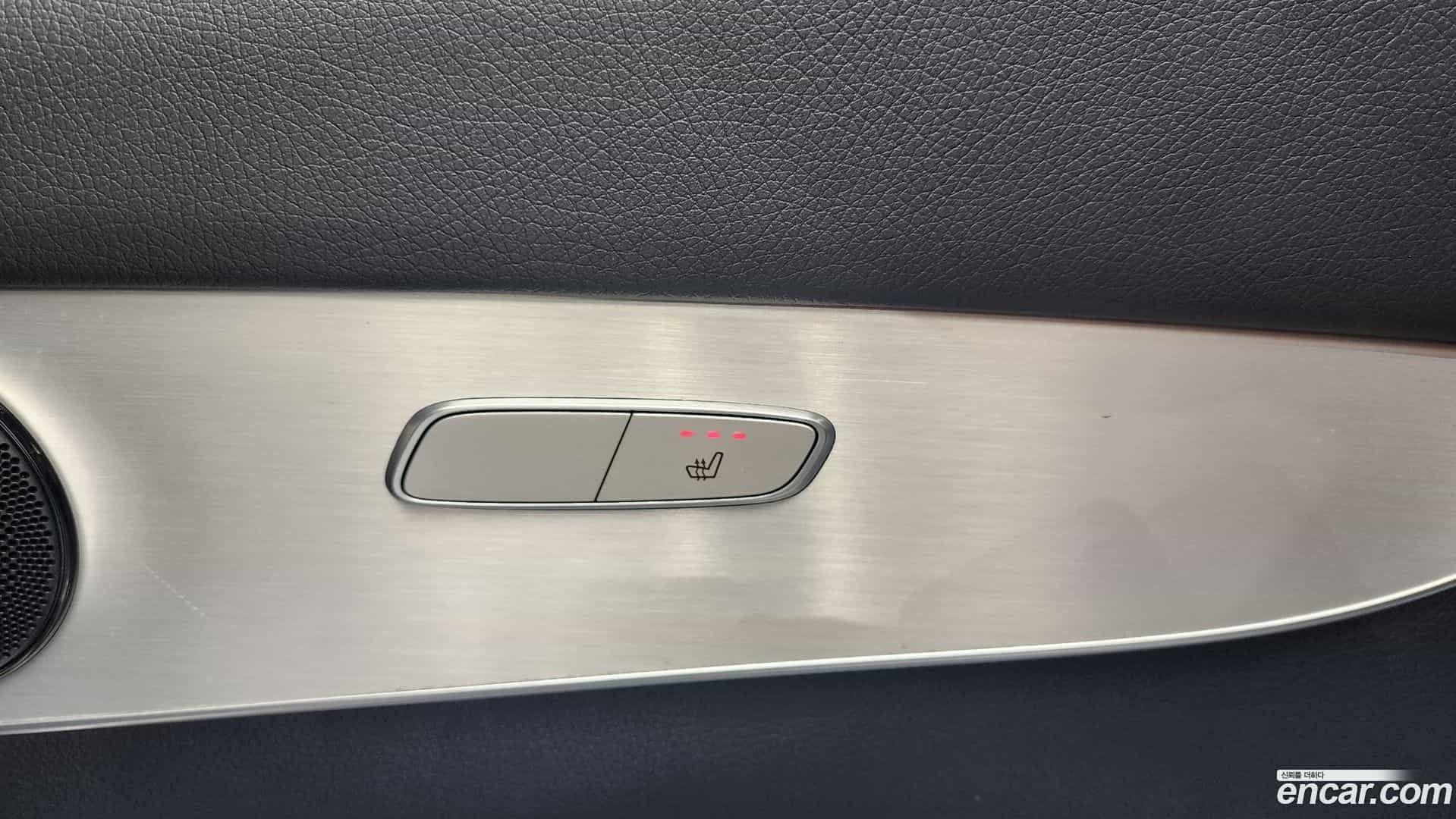 GLC-Class Mercedes-Benz 2018.10-OPTION-048