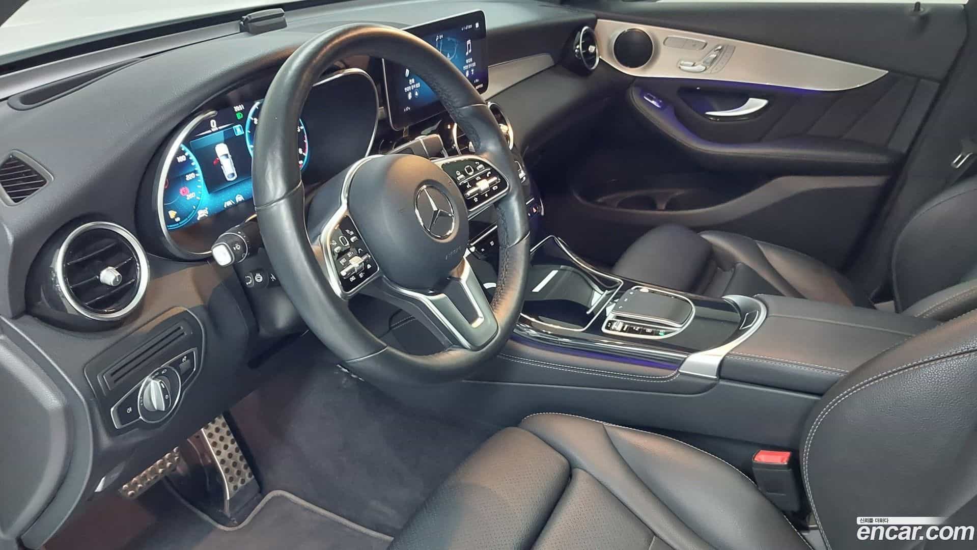 GLC-Class Mercedes-Benz 2021.2-INNER-009