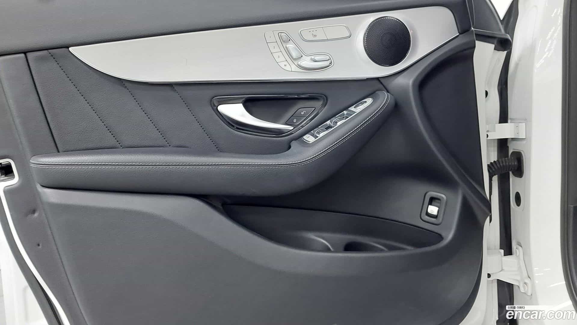 GLC-Class Mercedes-Benz 2021.2-OPTION-019