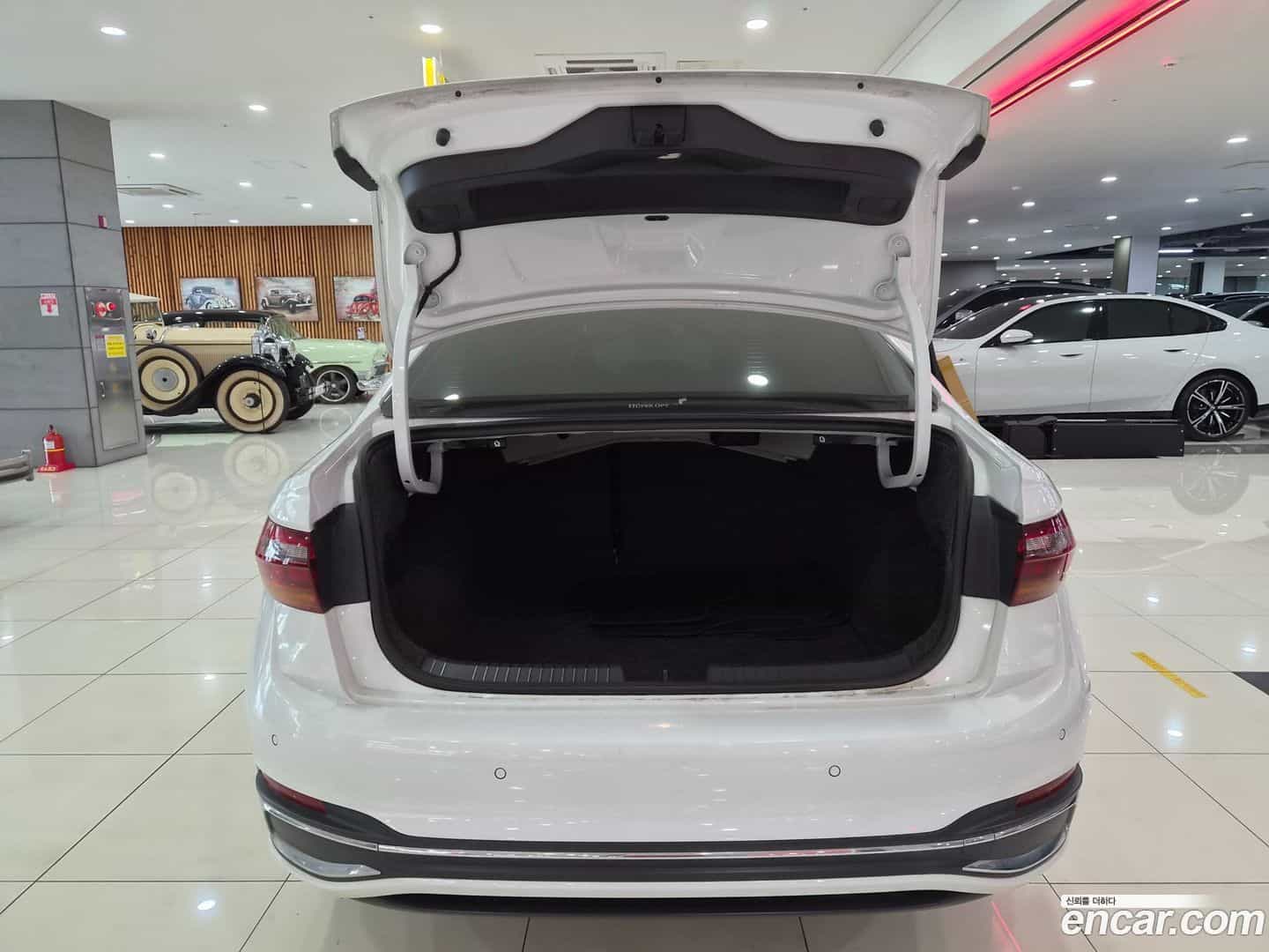 Jetta Volkswagen 2022.10-OPTION-021