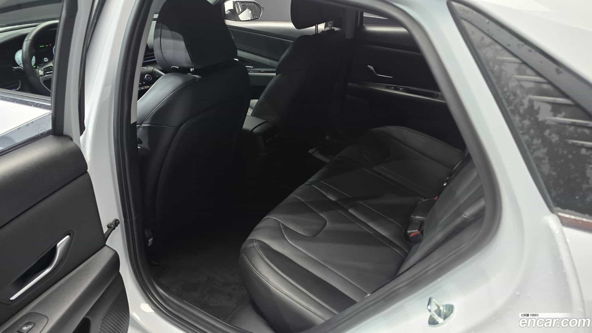 AVANTE Hyundai 2022.8-OPTION-016