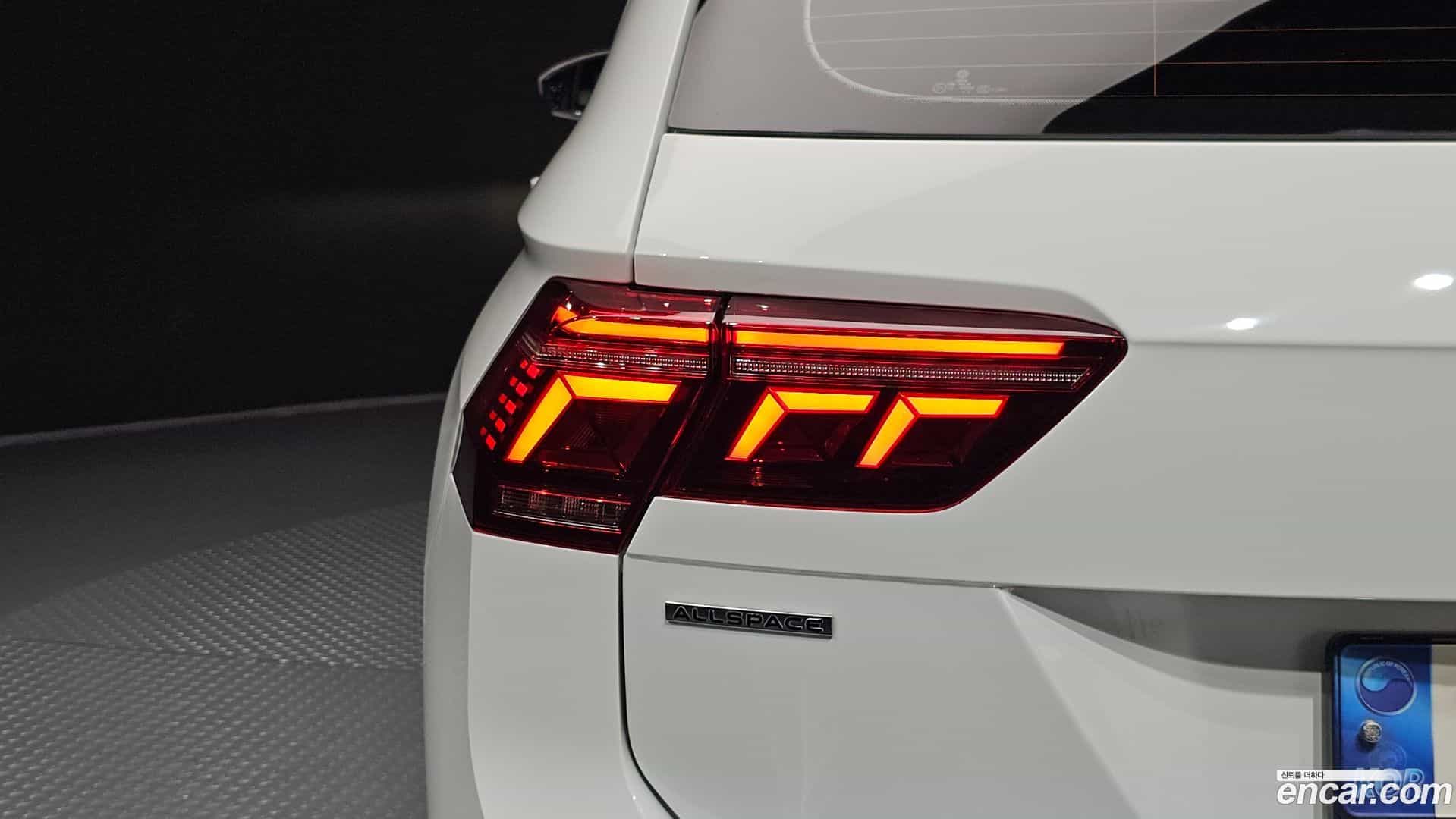 Tiguan Volkswagen 2022.8-OUTER-033