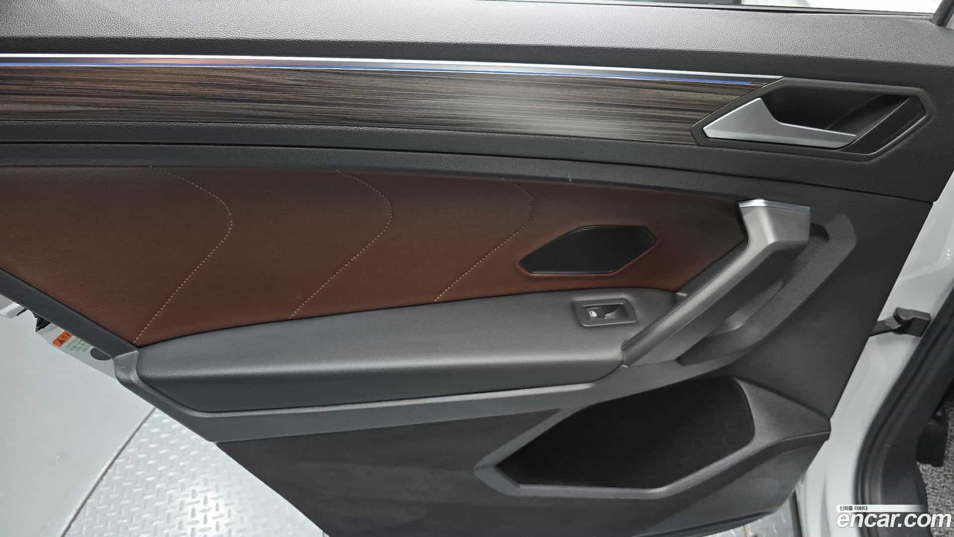 Tiguan Volkswagen 2022.8-INNER-035