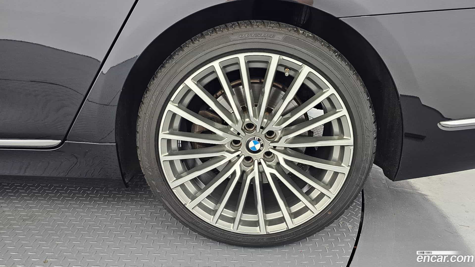 7-Series BMW 2021.4-OUTER-031