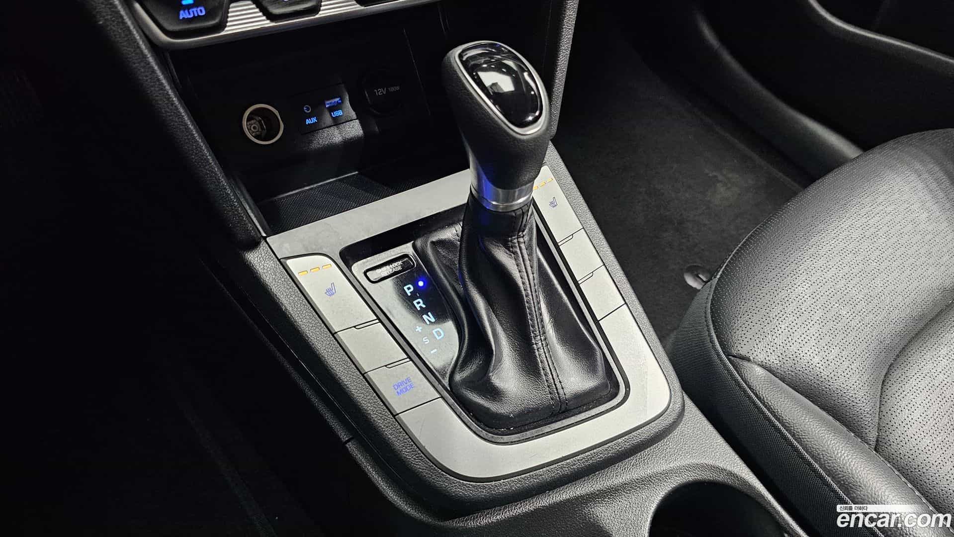 AVANTE Hyundai 2020.2-INNER-009