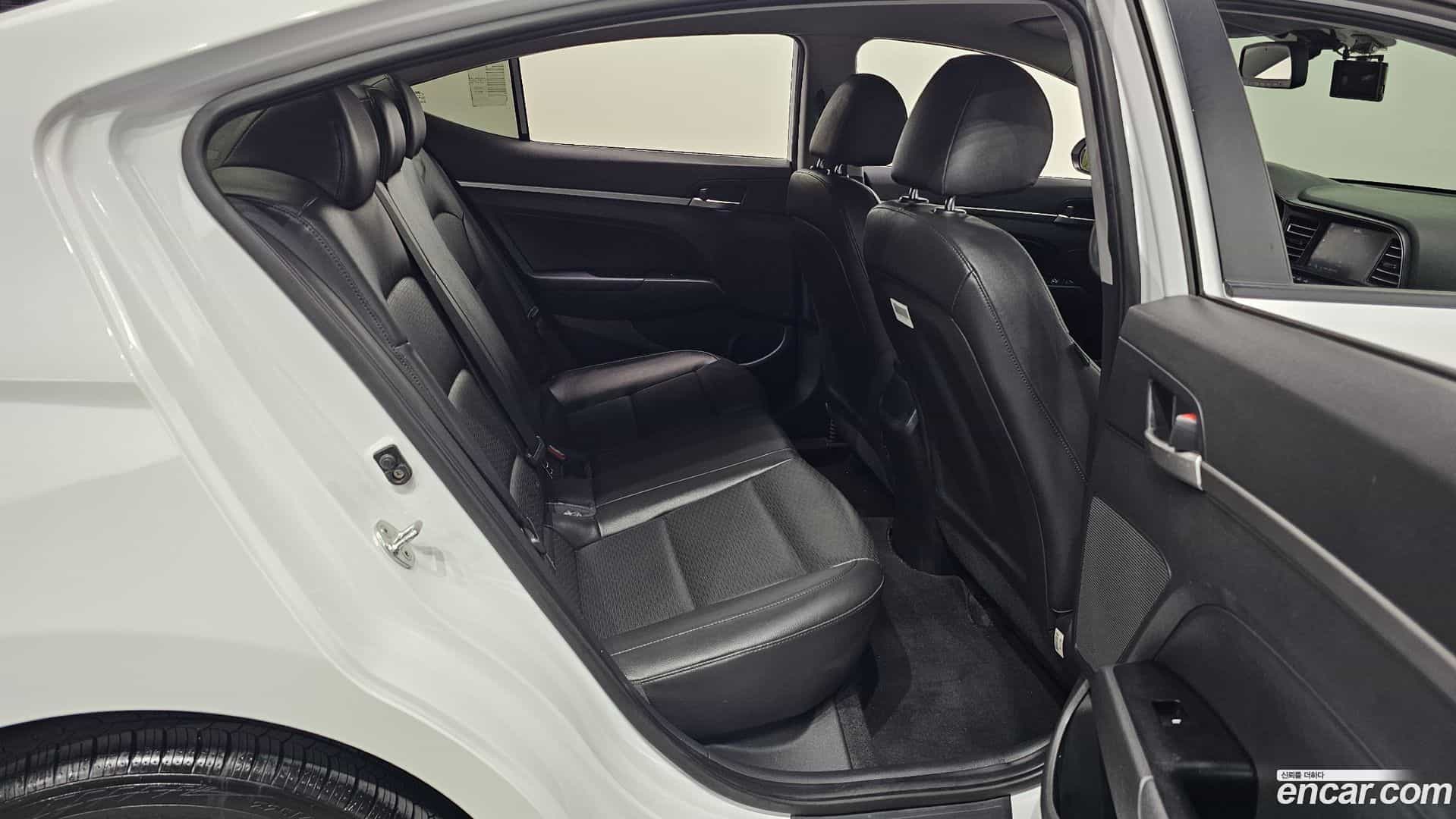 AVANTE Hyundai 2020.2-OPTION-015