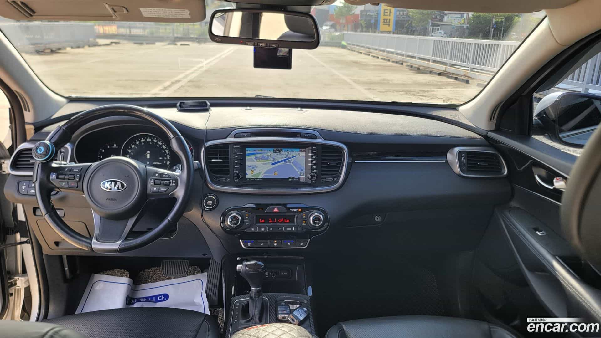 Sorento Kia 2016.2-INNER-010