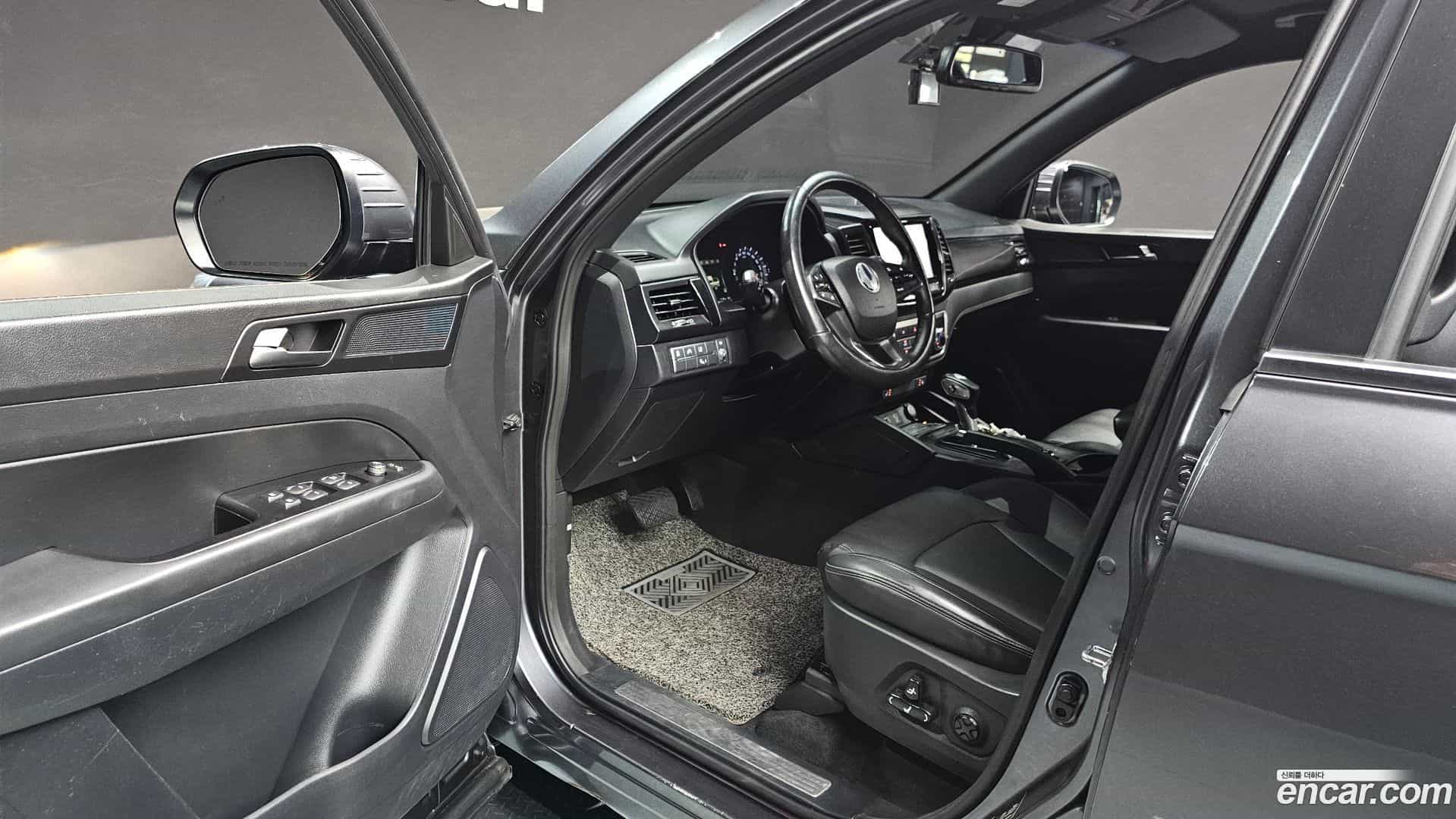 Rexton KG Mobility 2020.4-INNER-010