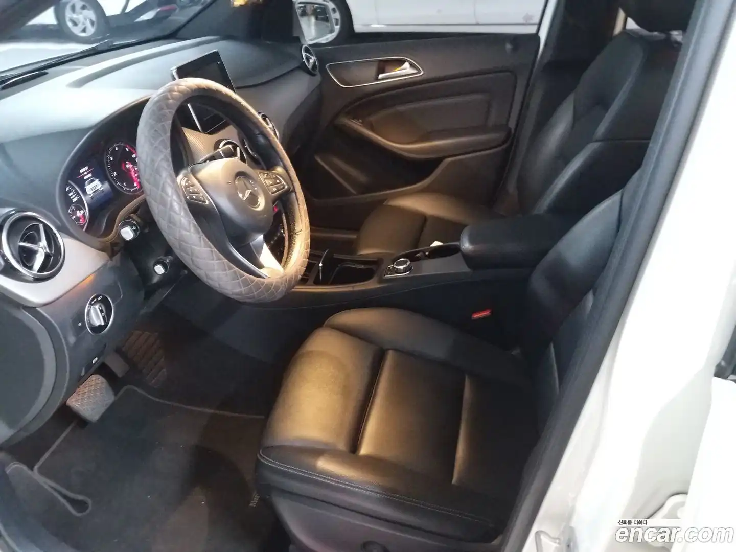 B-Class Mercedes-Benz 2016.2-INNER-008