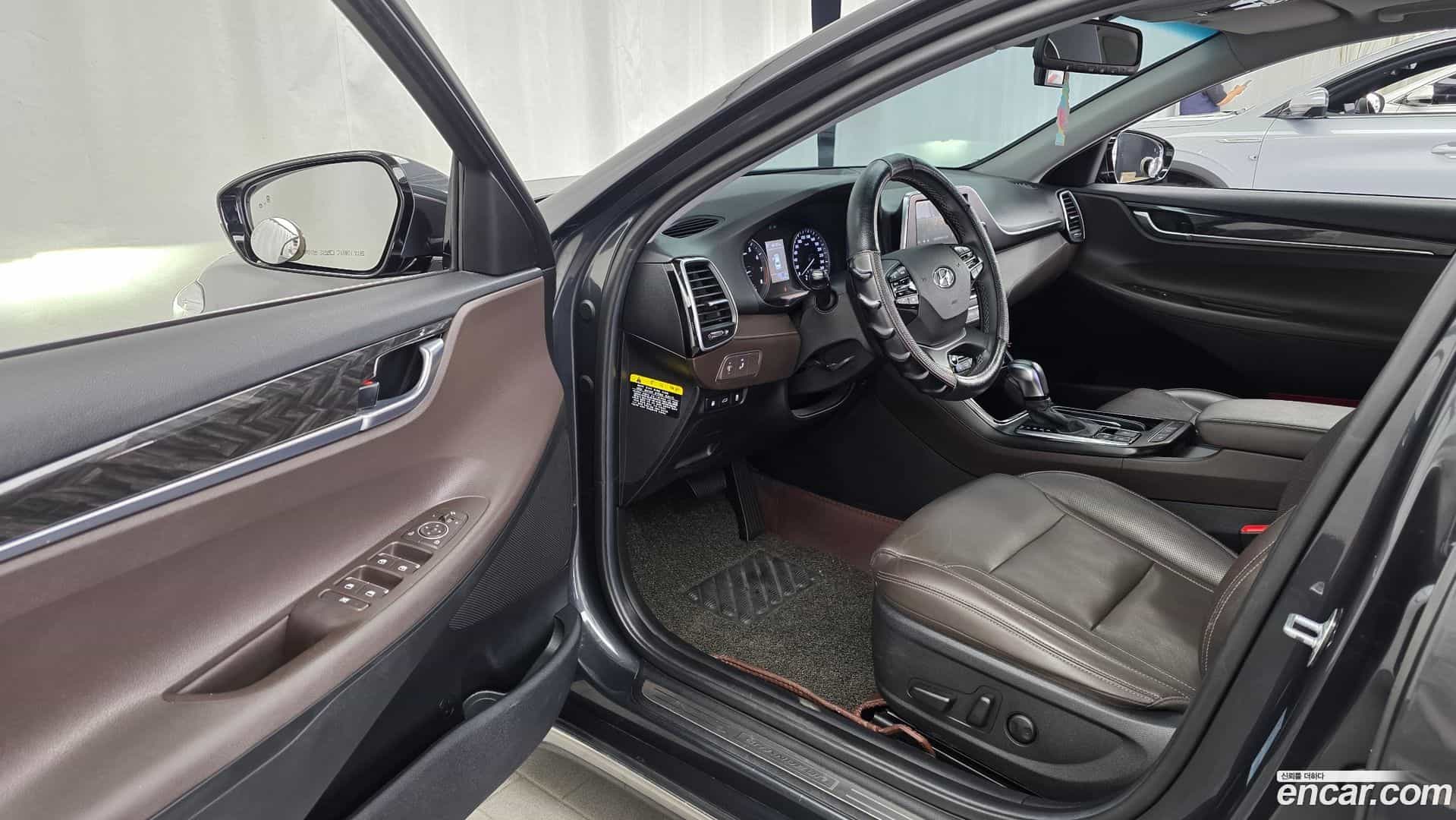 Grandeur Hyundai 2017.11-INNER-010