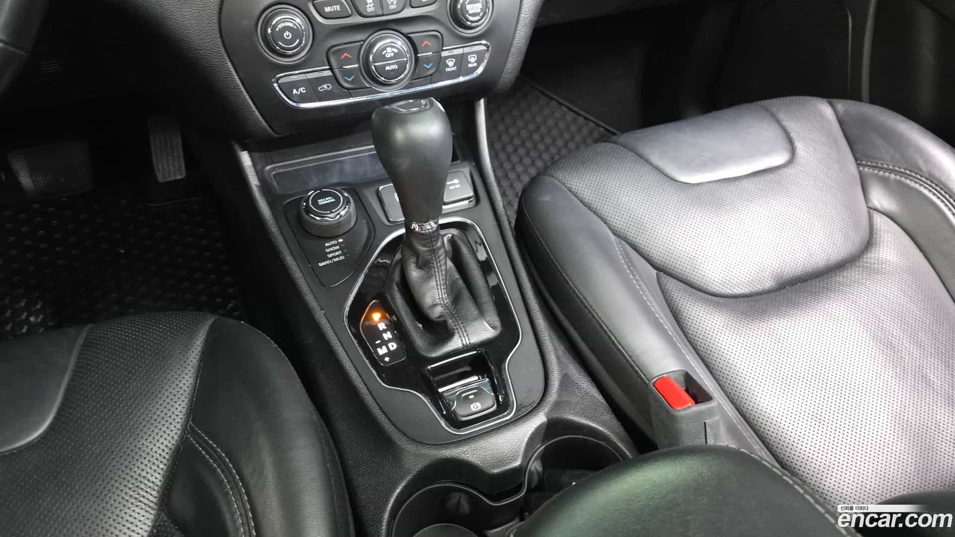 Cherokee Jeep 2021.2-INNER-009