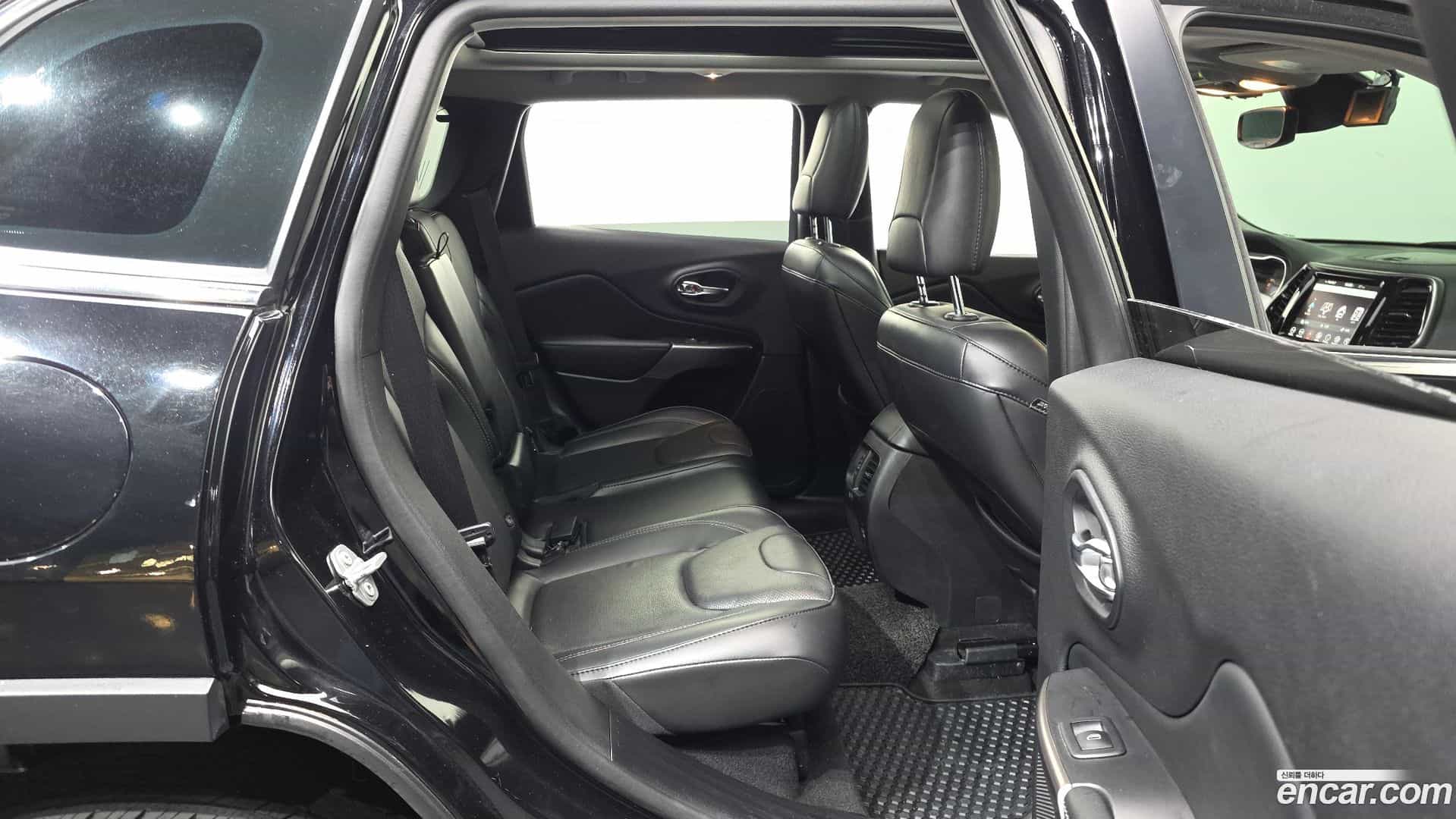 Cherokee Jeep 2021.2-OPTION-016