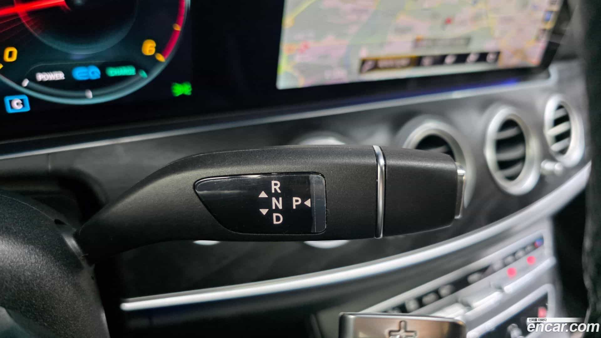 E-Class Mercedes-Benz 2022.7-INNER-009