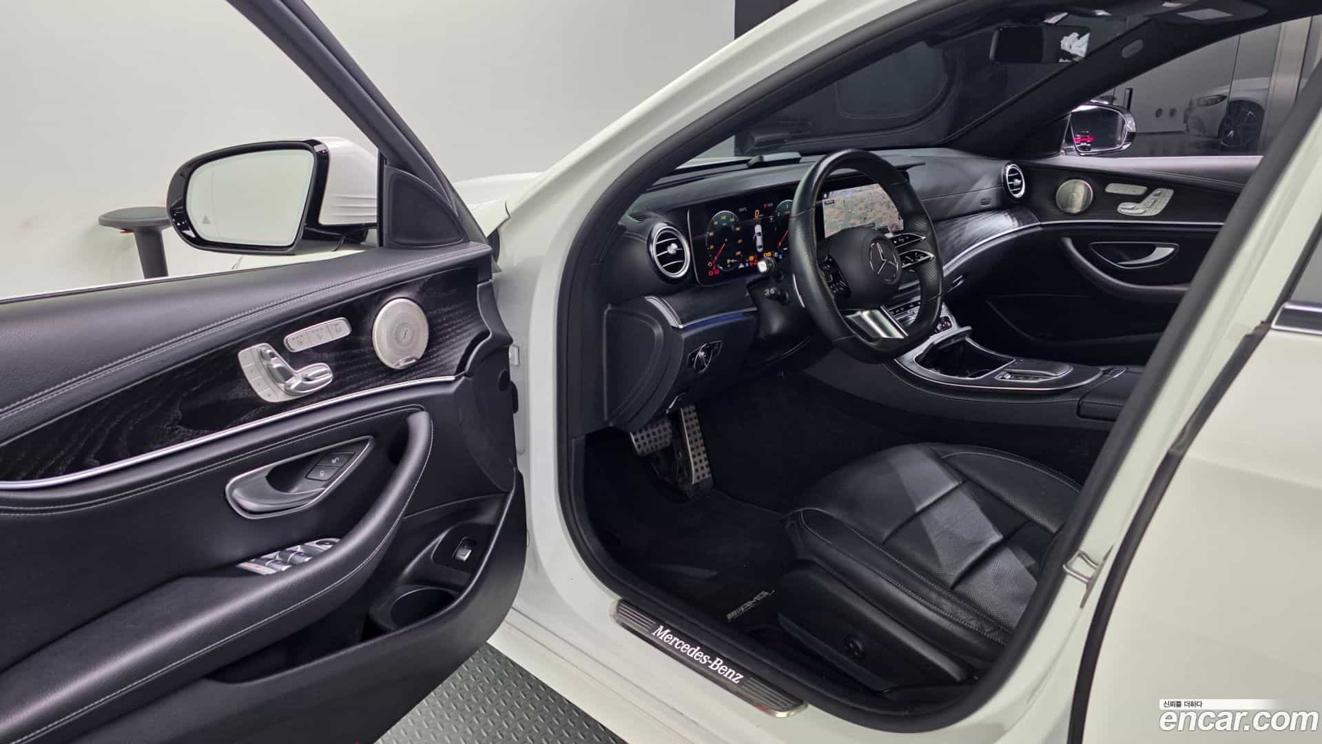 E-Class Mercedes-Benz 2022.7-INNER-010