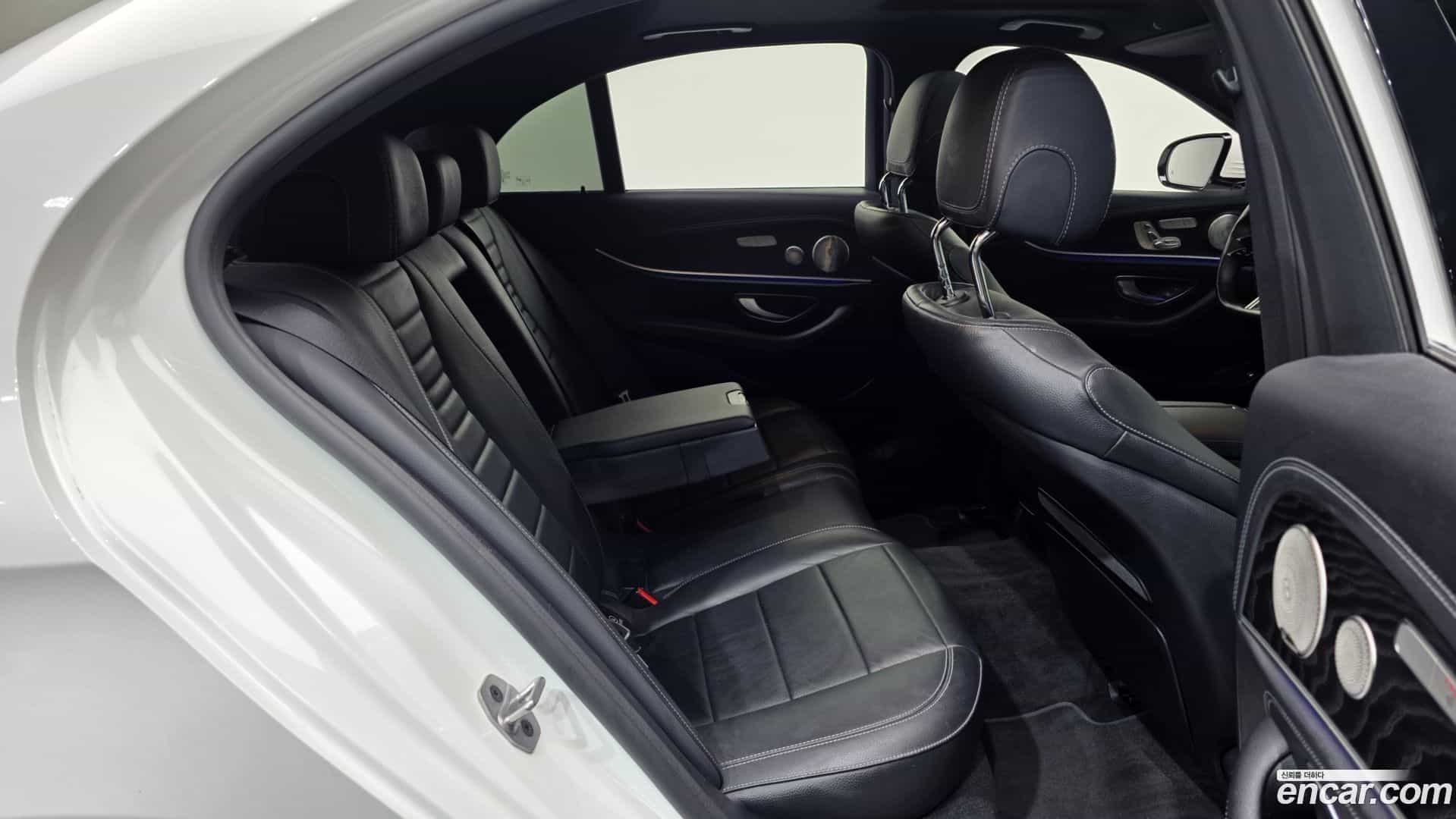 E-Class Mercedes-Benz 2022.7-OPTION-016