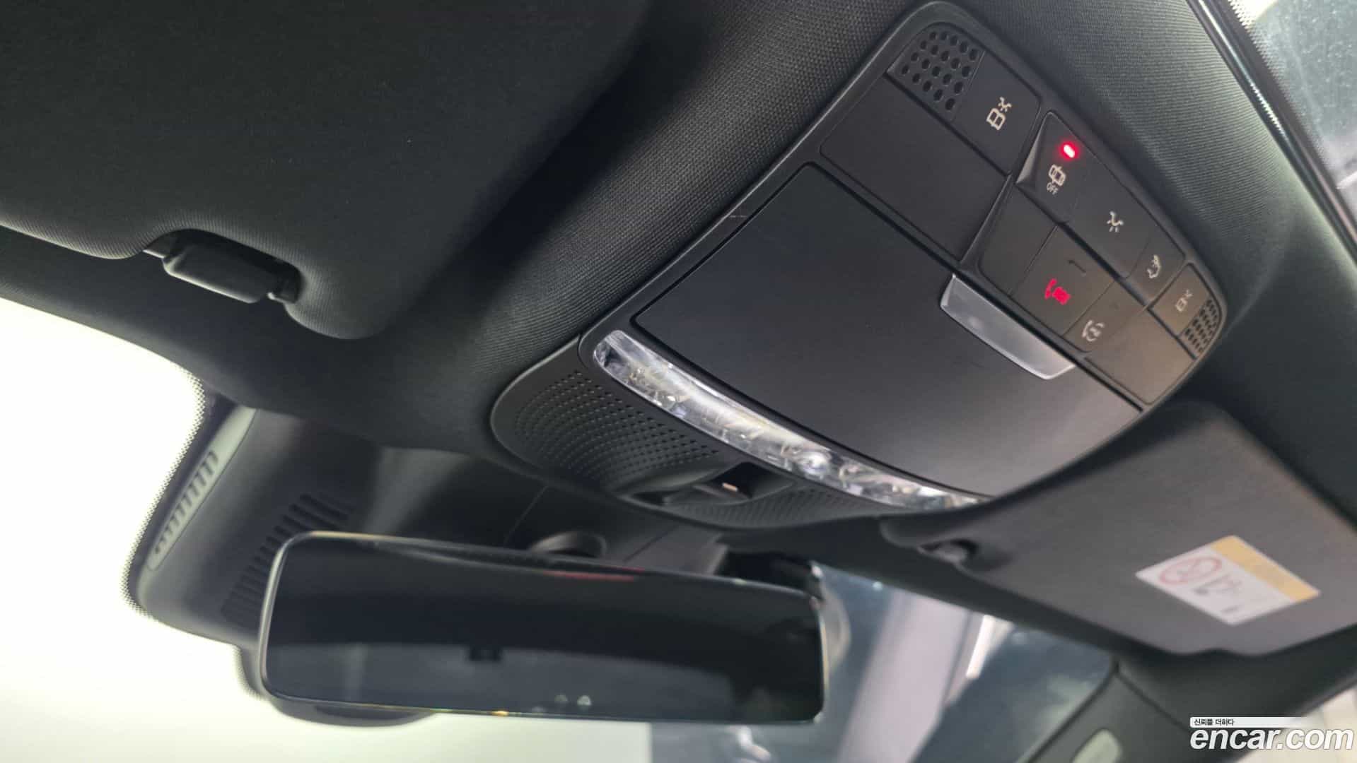 E-Class Mercedes-Benz 2022.7-OPTION-043