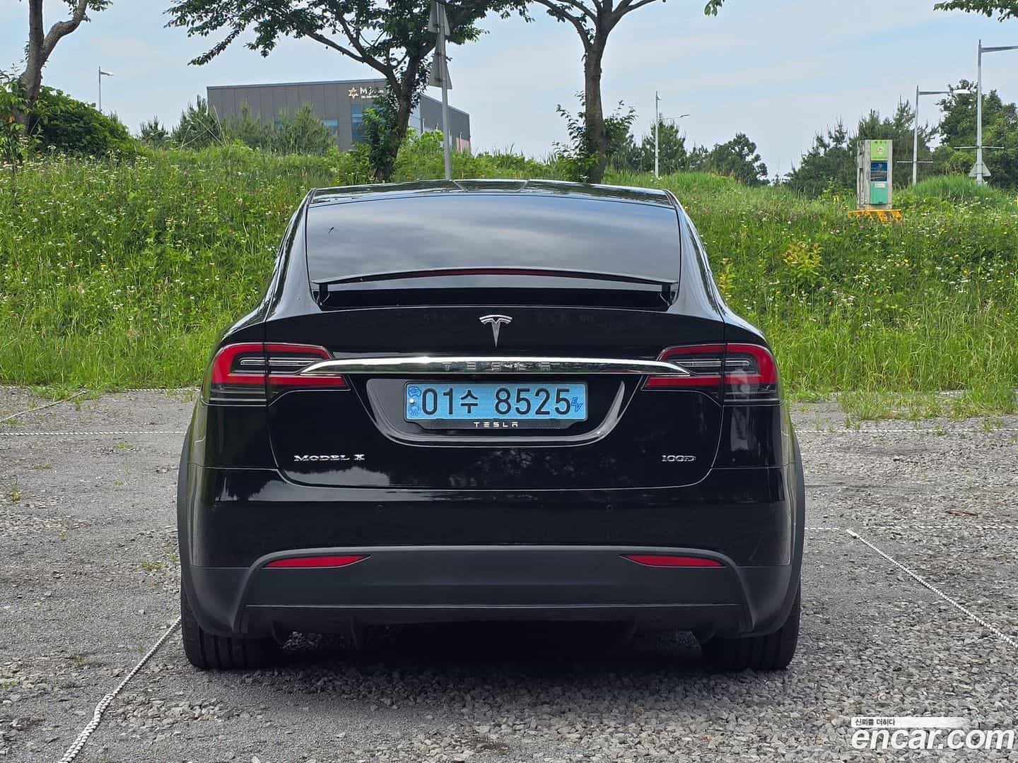 Model X Tesla 2019.11-OUTER-001