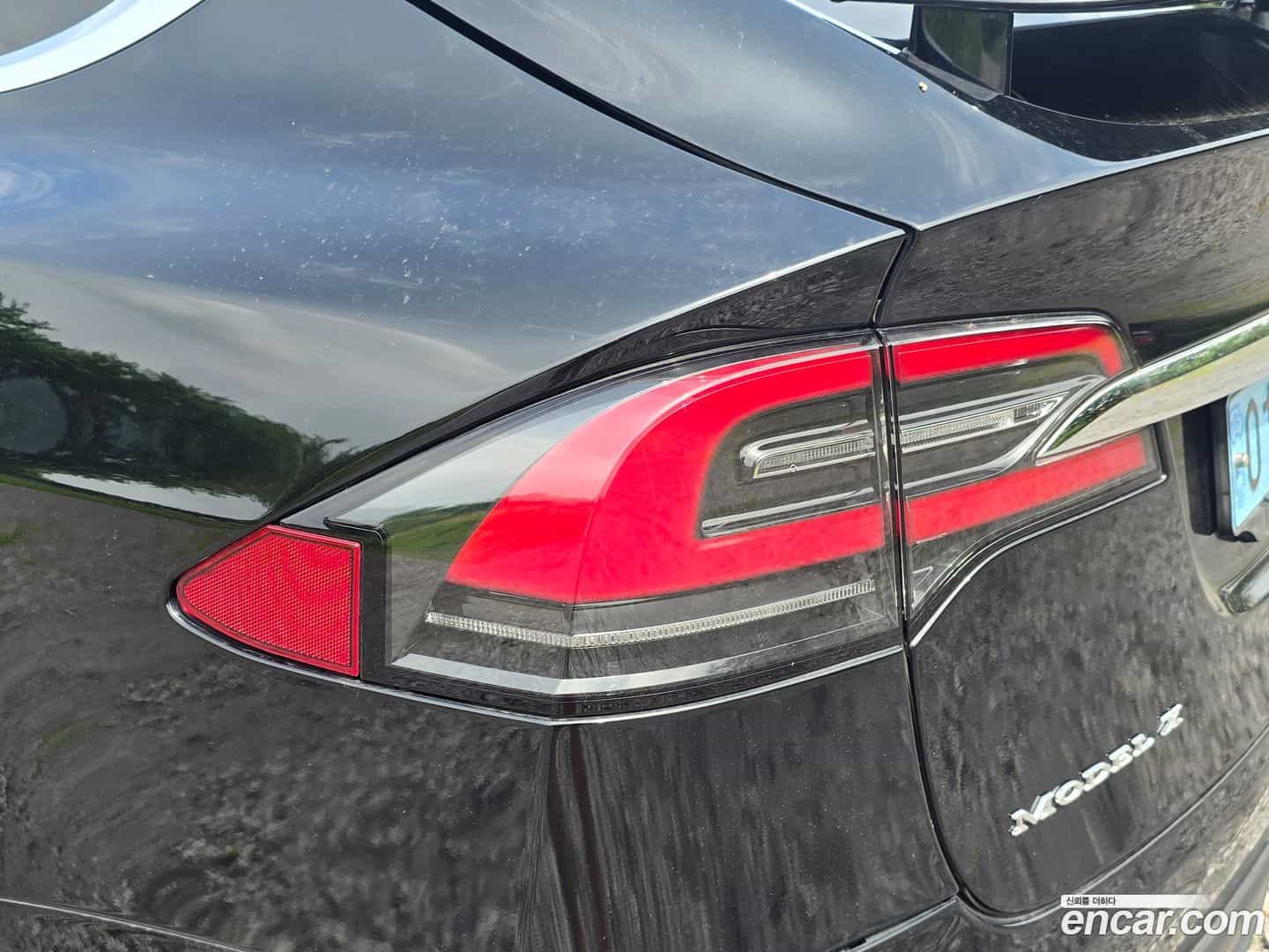 Model X Tesla 2019.11-OUTER-005