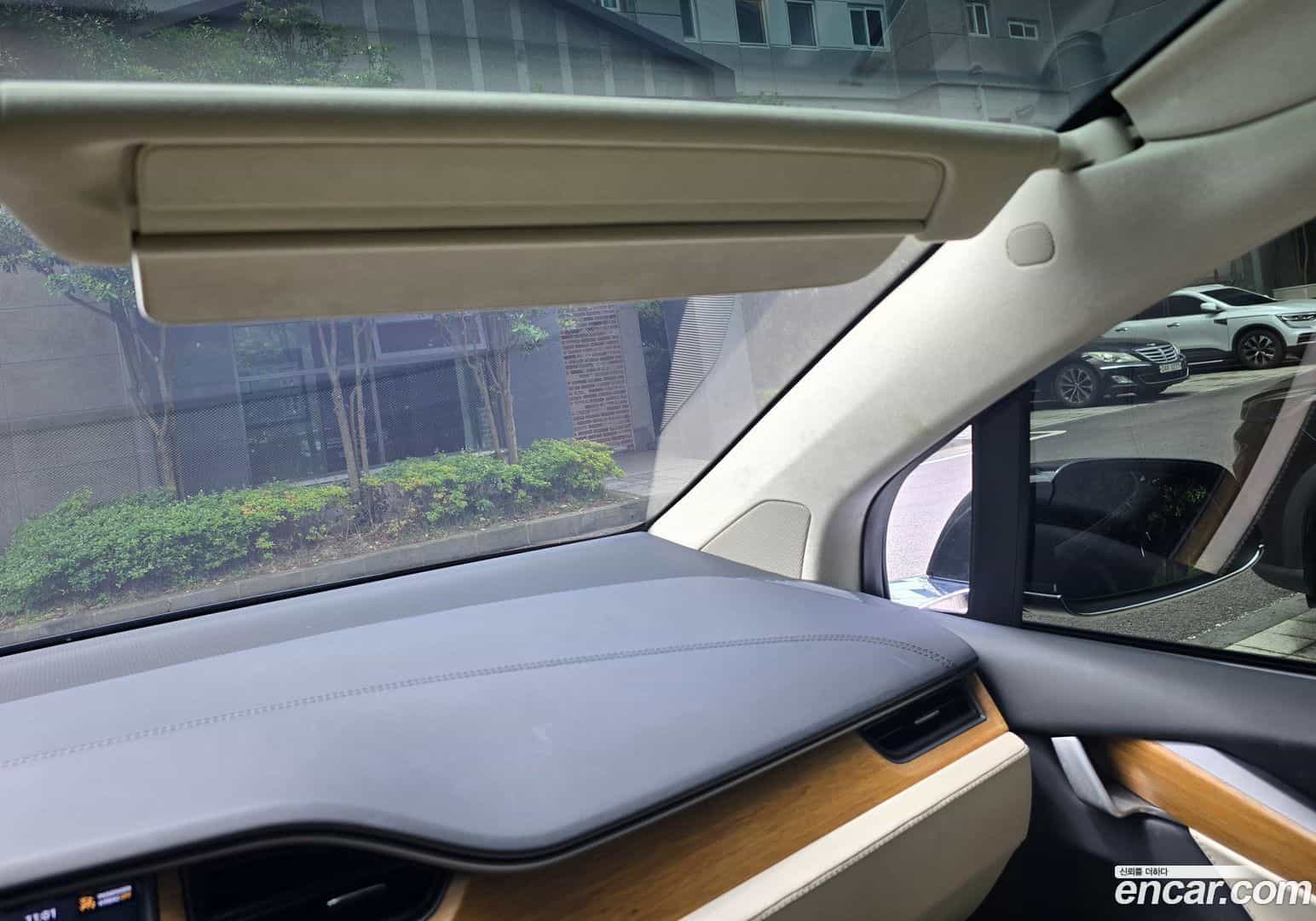 Model X Tesla 2019.11-OUTER-006
