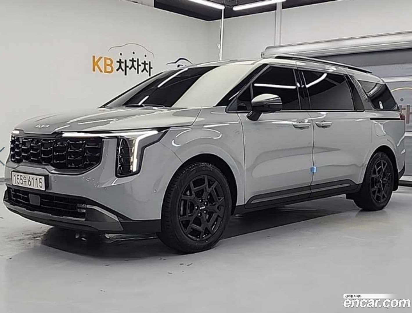 Main__Slider__Photo:Canival Kia 2024.11-0