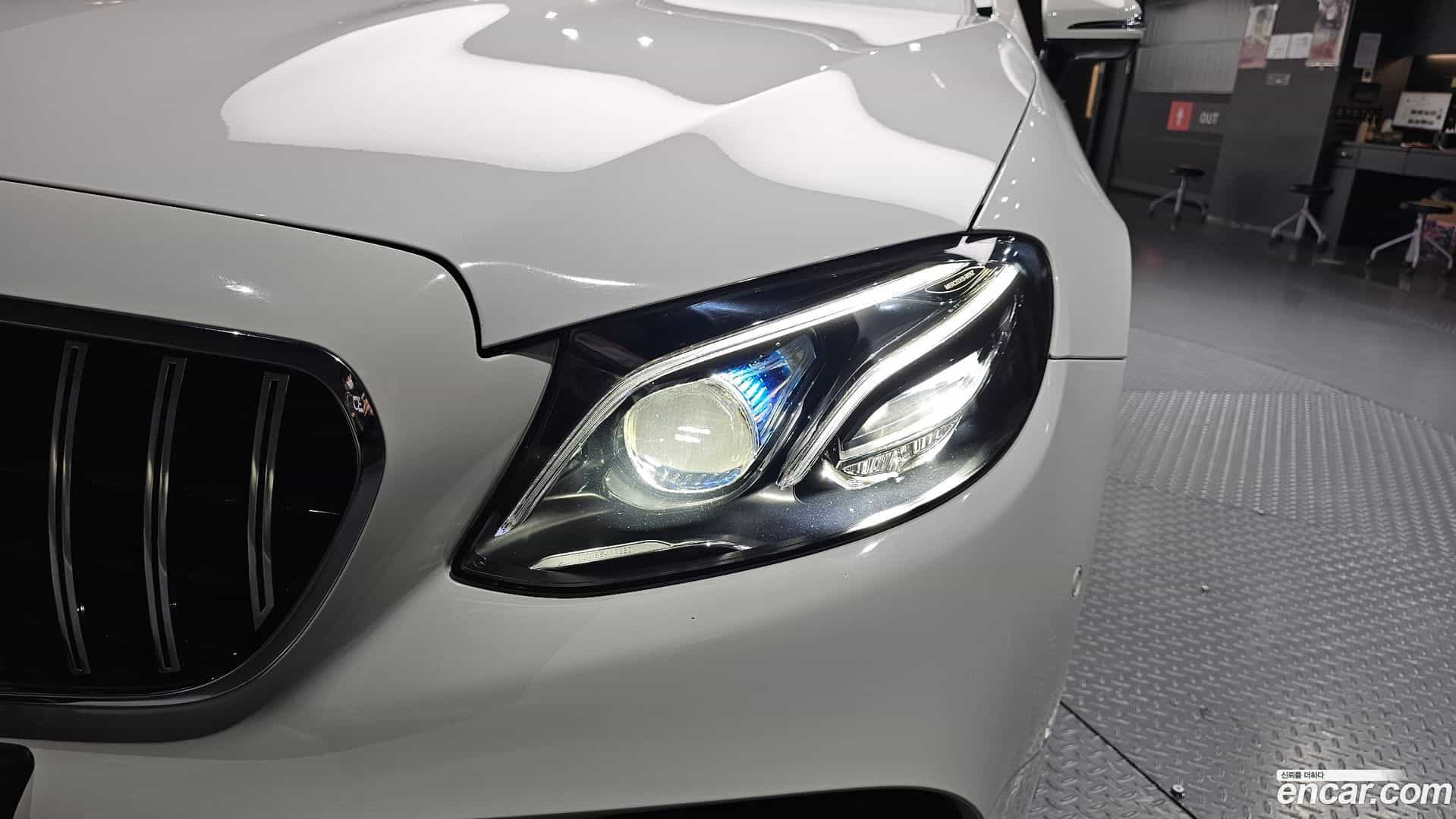 E-Class Mercedes-Benz 2019.9-OUTER-032
