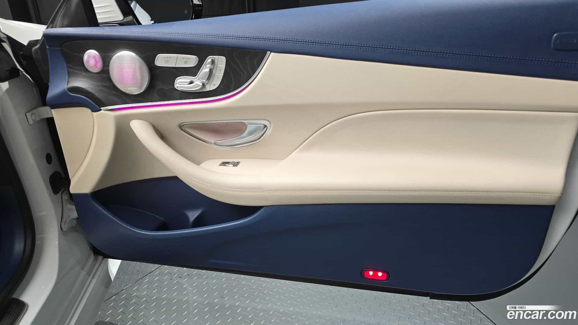 E-Class Mercedes-Benz 2019.9-INNER-035