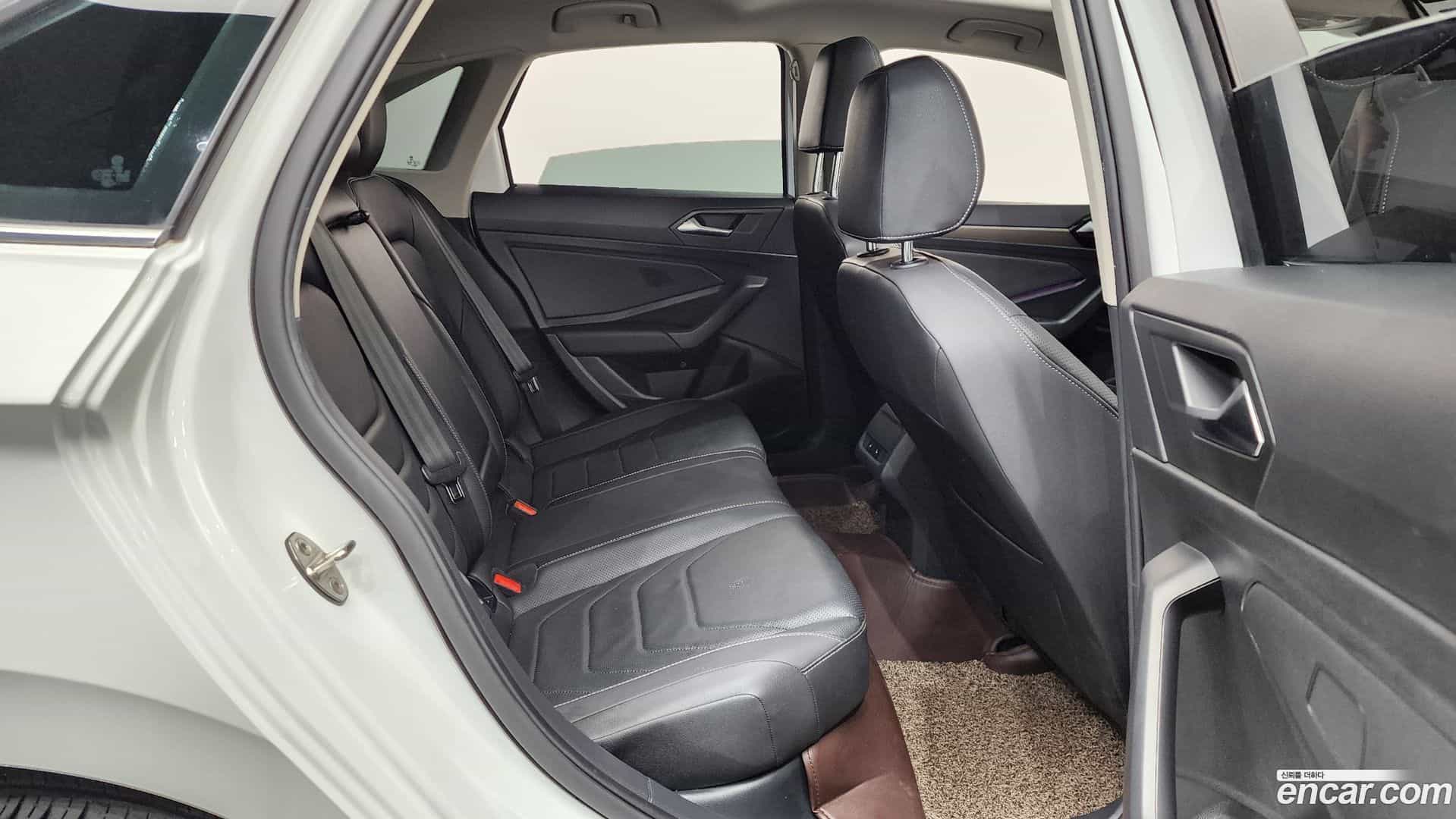 Jetta Volkswagen 2021.2-OPTION-015