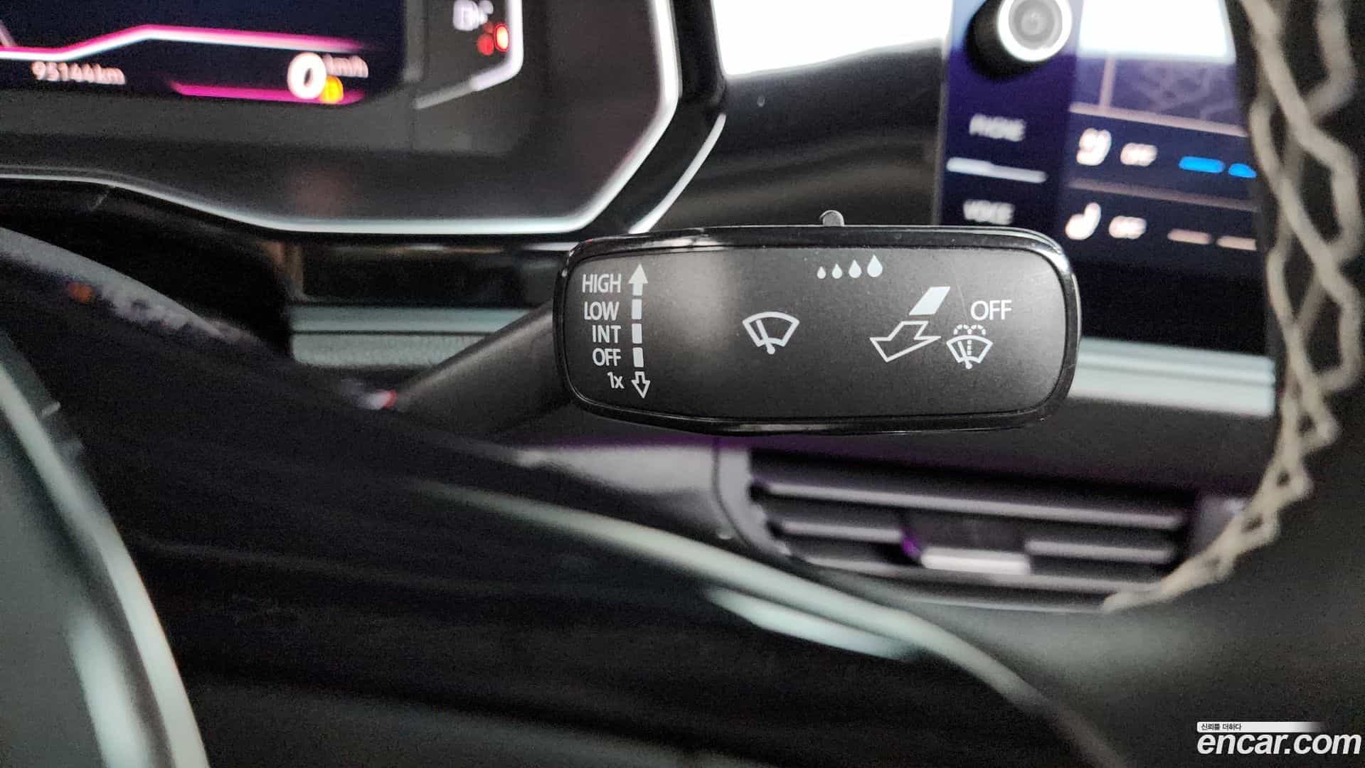 Jetta Volkswagen 2021.2-OPTION-042