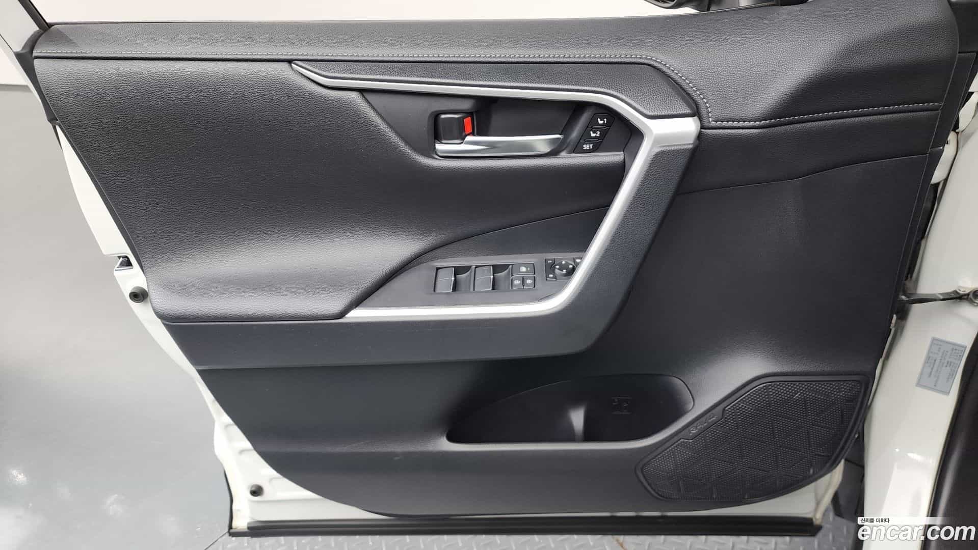 RAV4 Toyota 2019.6-INNER-034