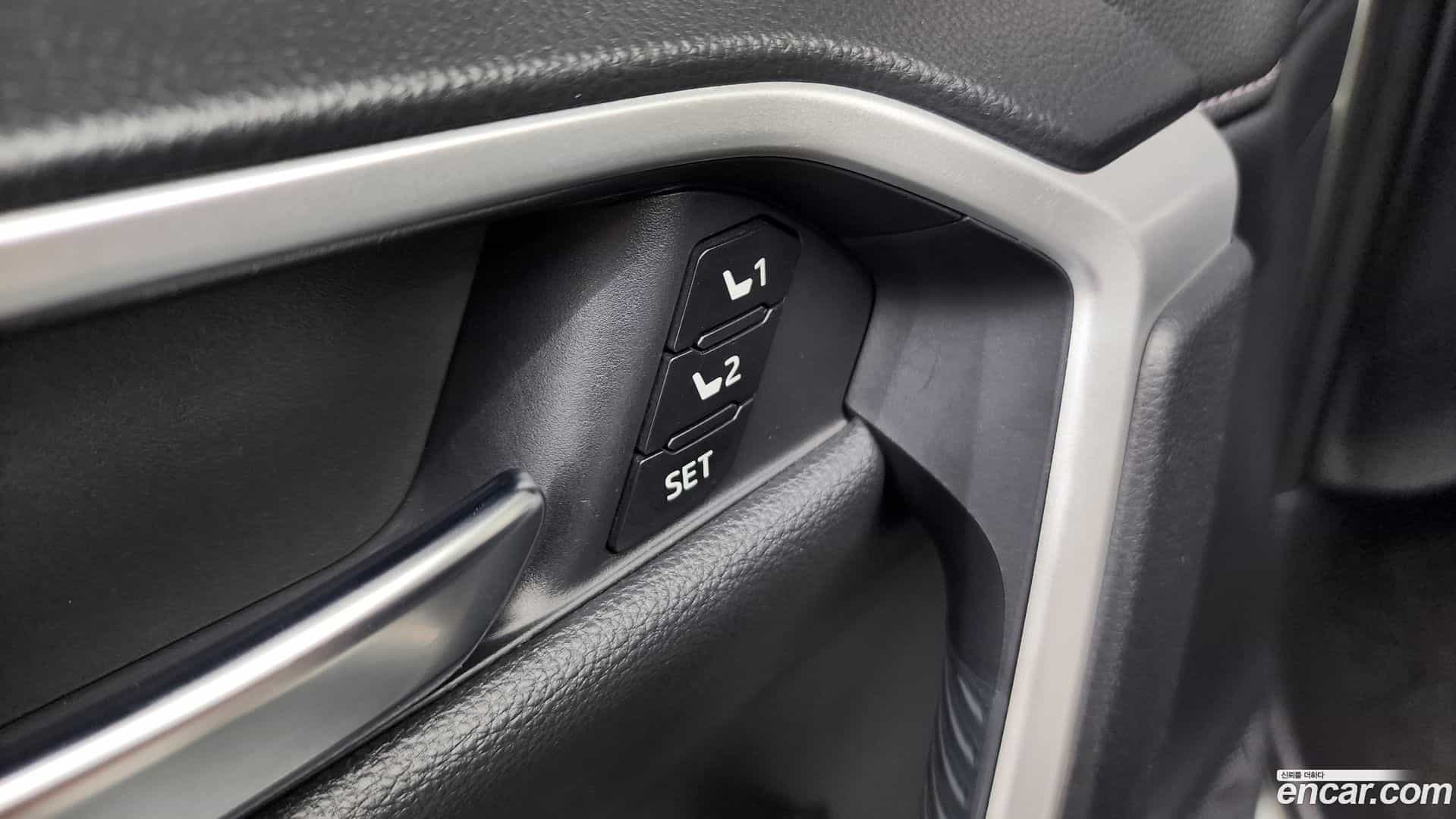 RAV4 Toyota 2019.6-OPTION-045