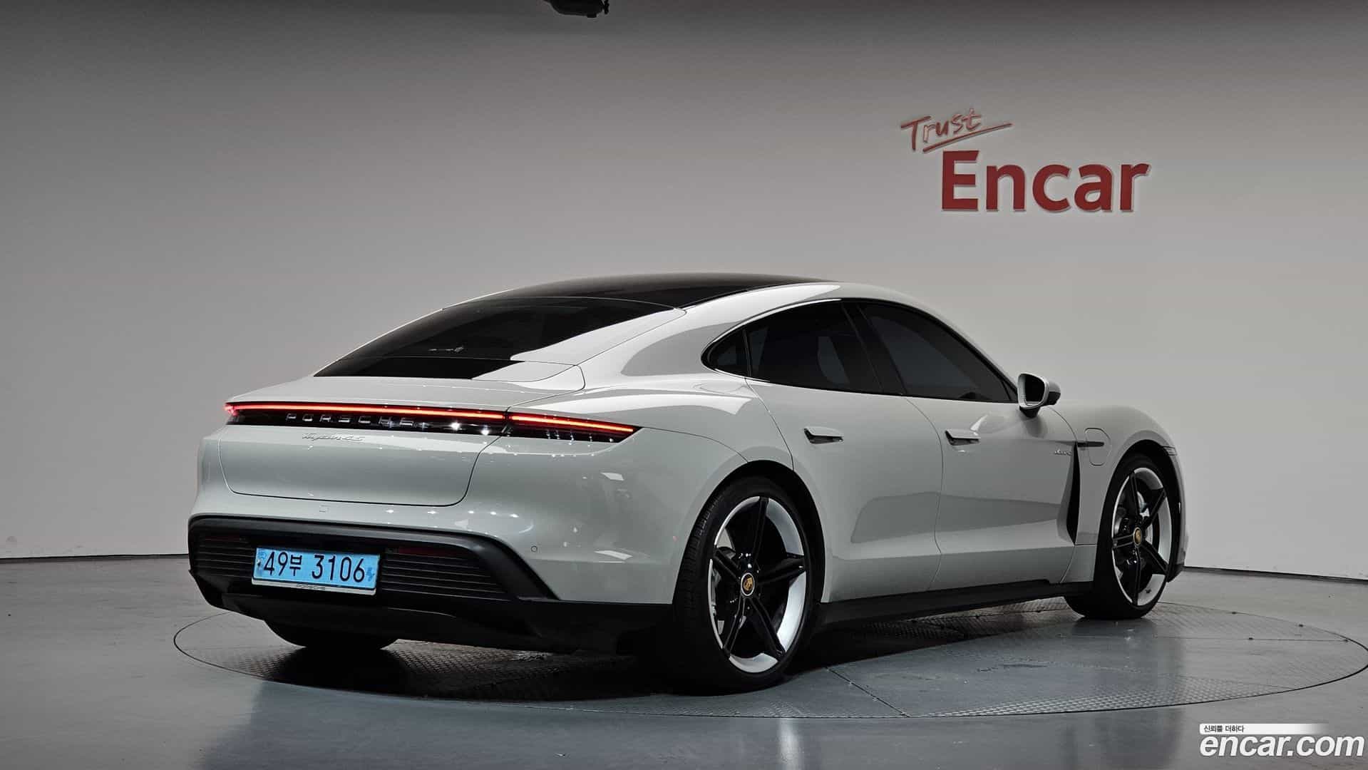 Taycan Porsche 2022.3-OUTER-002