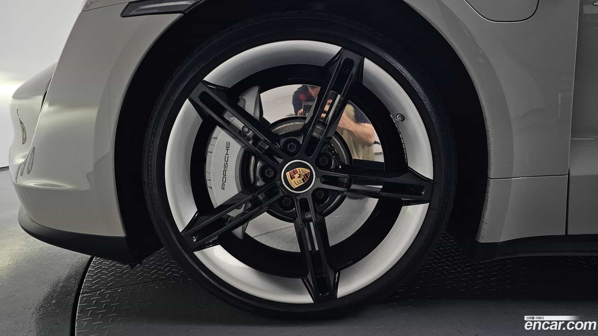 Taycan Porsche 2022.3-OUTER-005