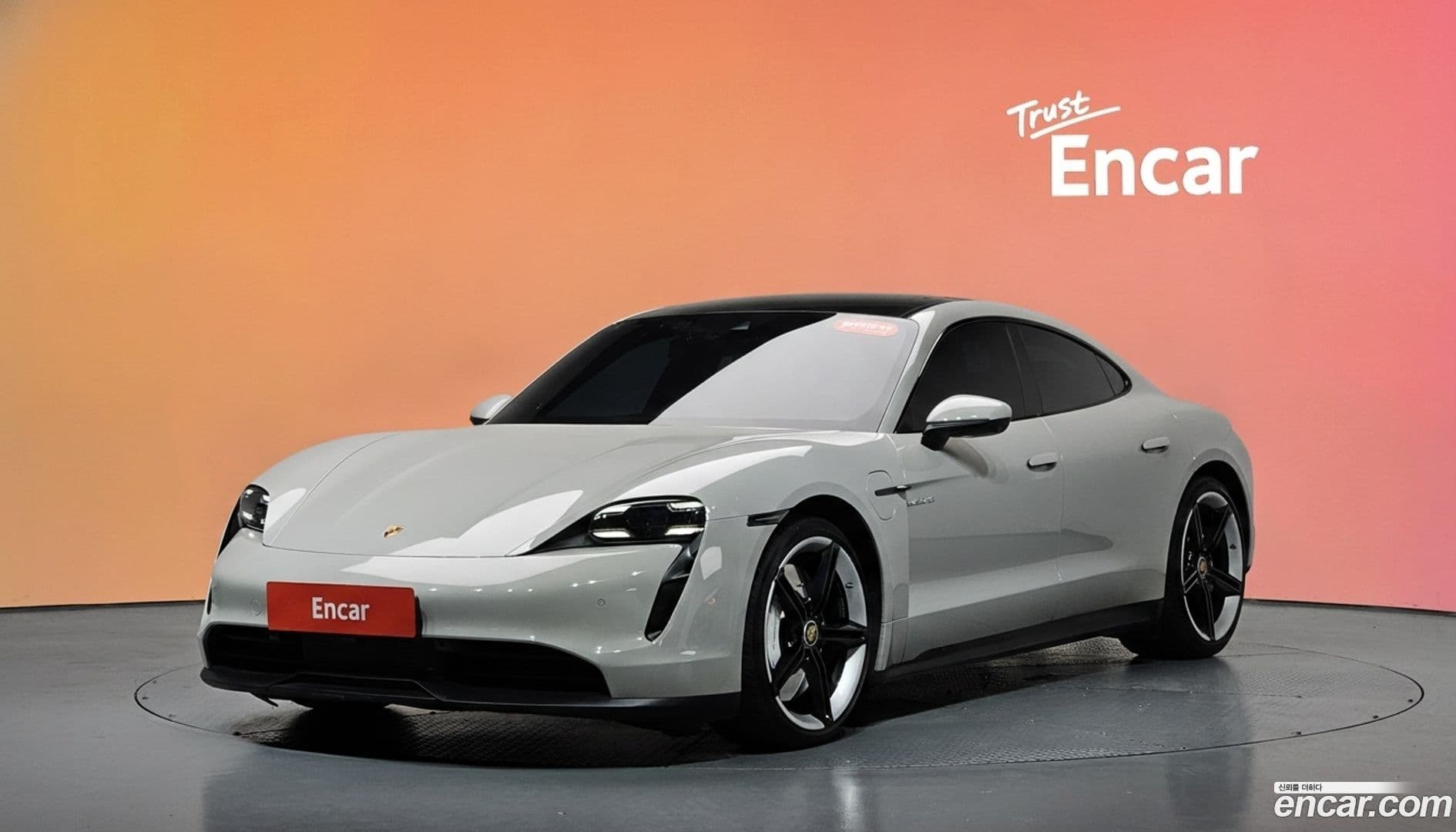 Main__Slider__Photo:Taycan Porsche 2022.3-0