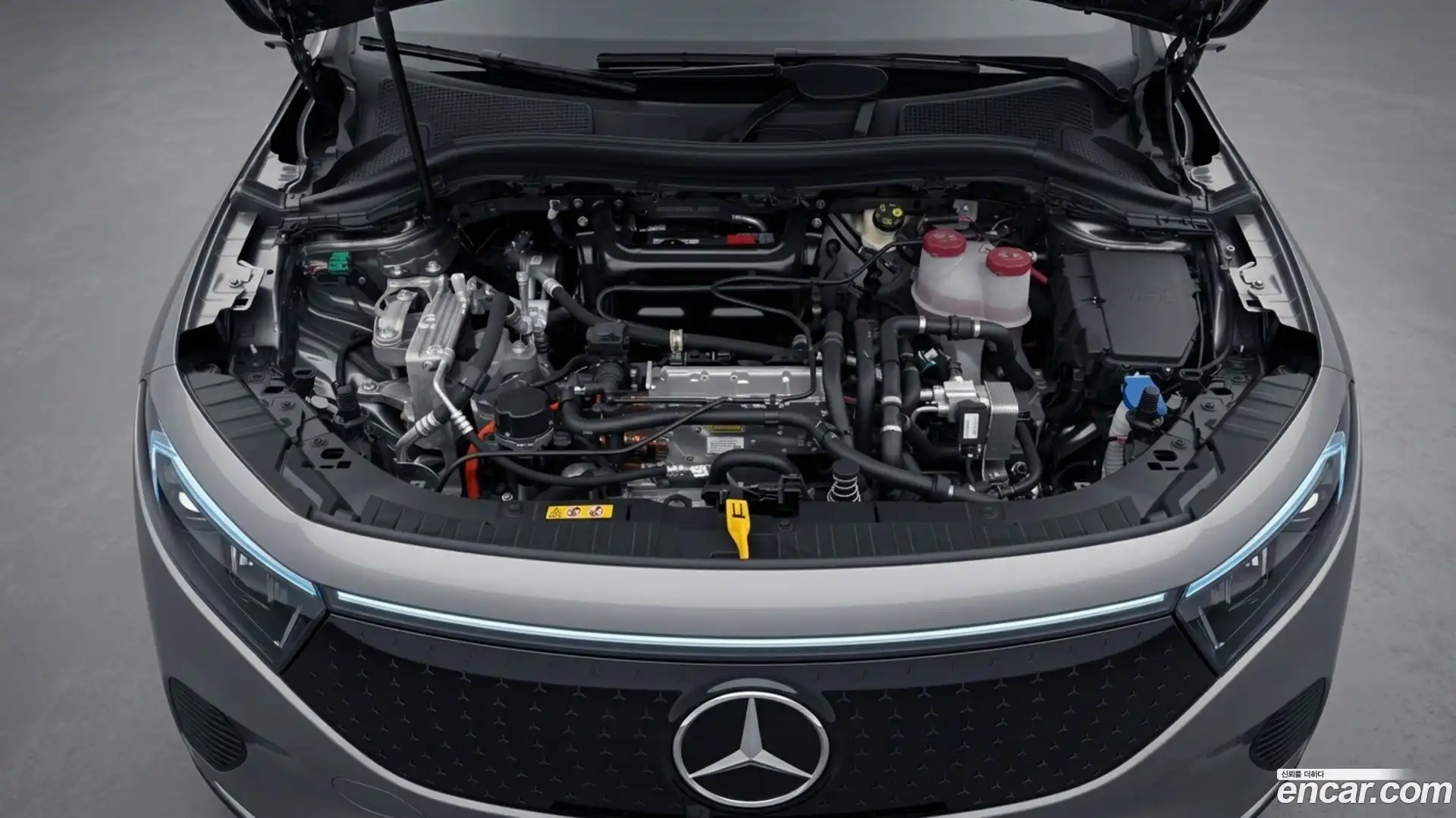 EQA Mercedes-Benz 2025.5-OUTER-006