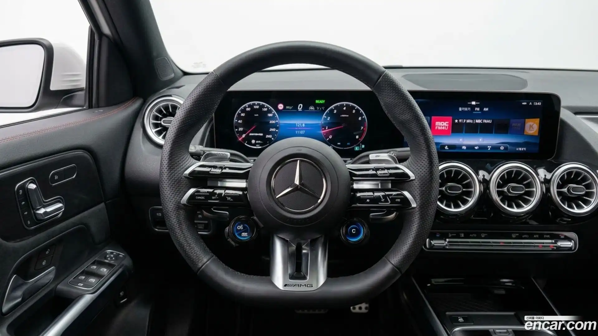 GLB-Class Mercedes-Benz 2025.7-INNER-007