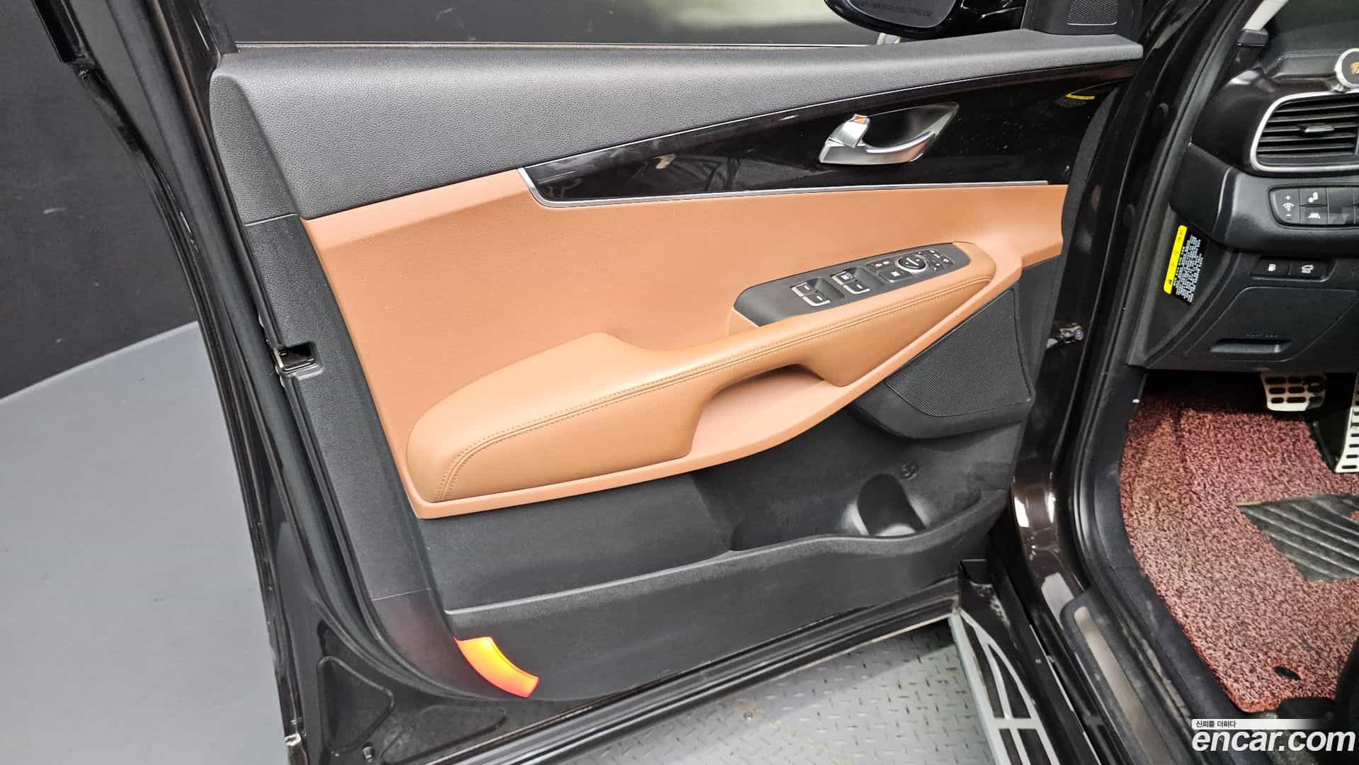 Sorento Kia 2019.2-INNER-034