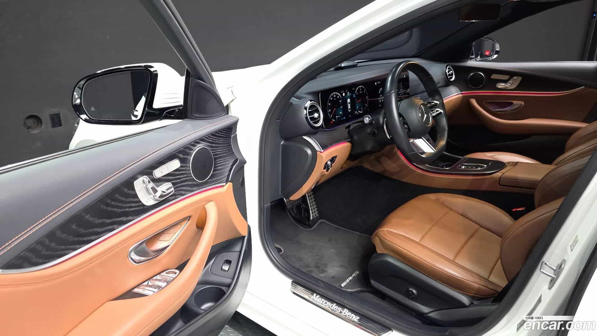 E-Class Mercedes-Benz 2021.8-INNER-010