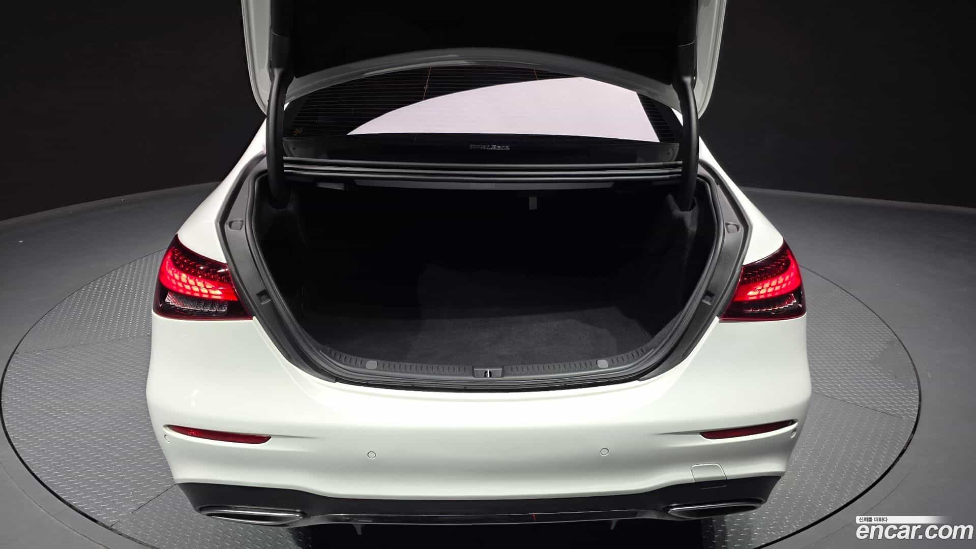 E-Class Mercedes-Benz 2021.8-OPTION-024
