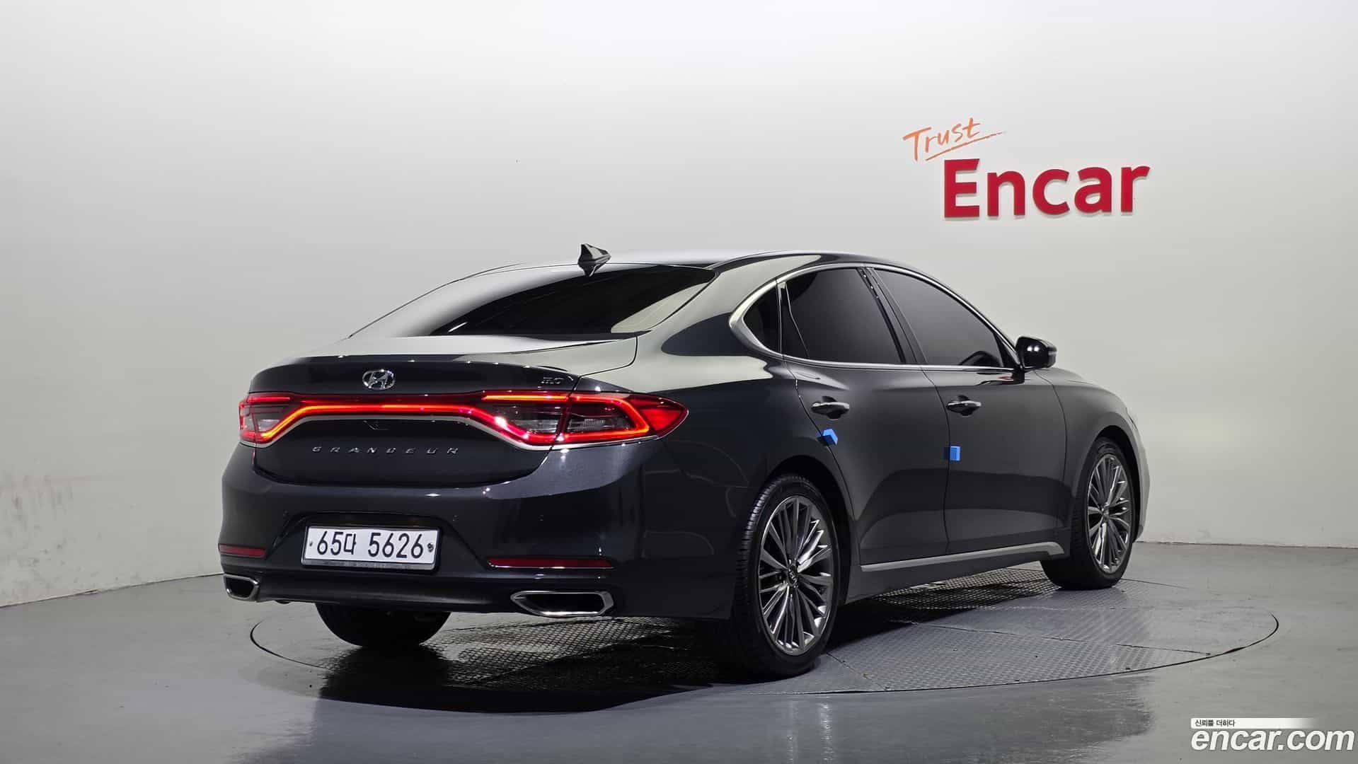 Grandeur Hyundai 2017.1-OUTER-002
