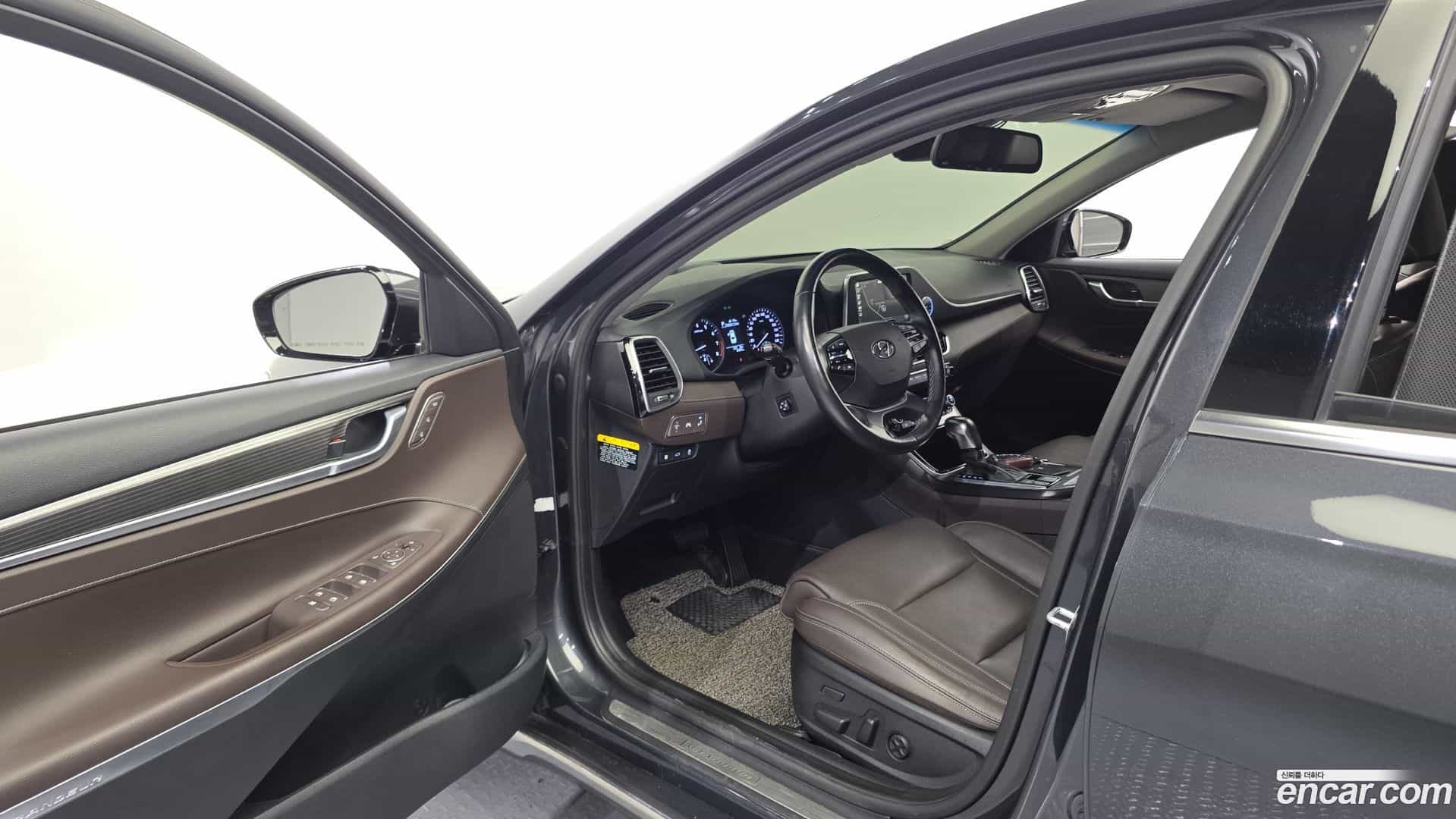 Grandeur Hyundai 2017.1-INNER-010
