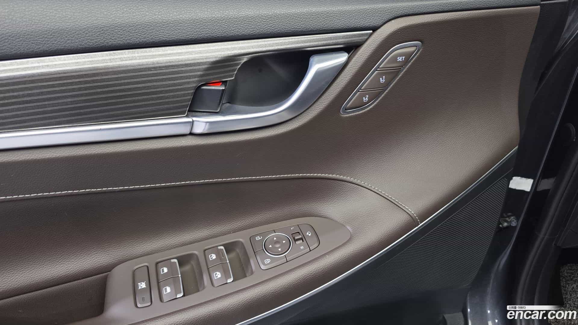 Grandeur Hyundai 2017.1-OPTION-017