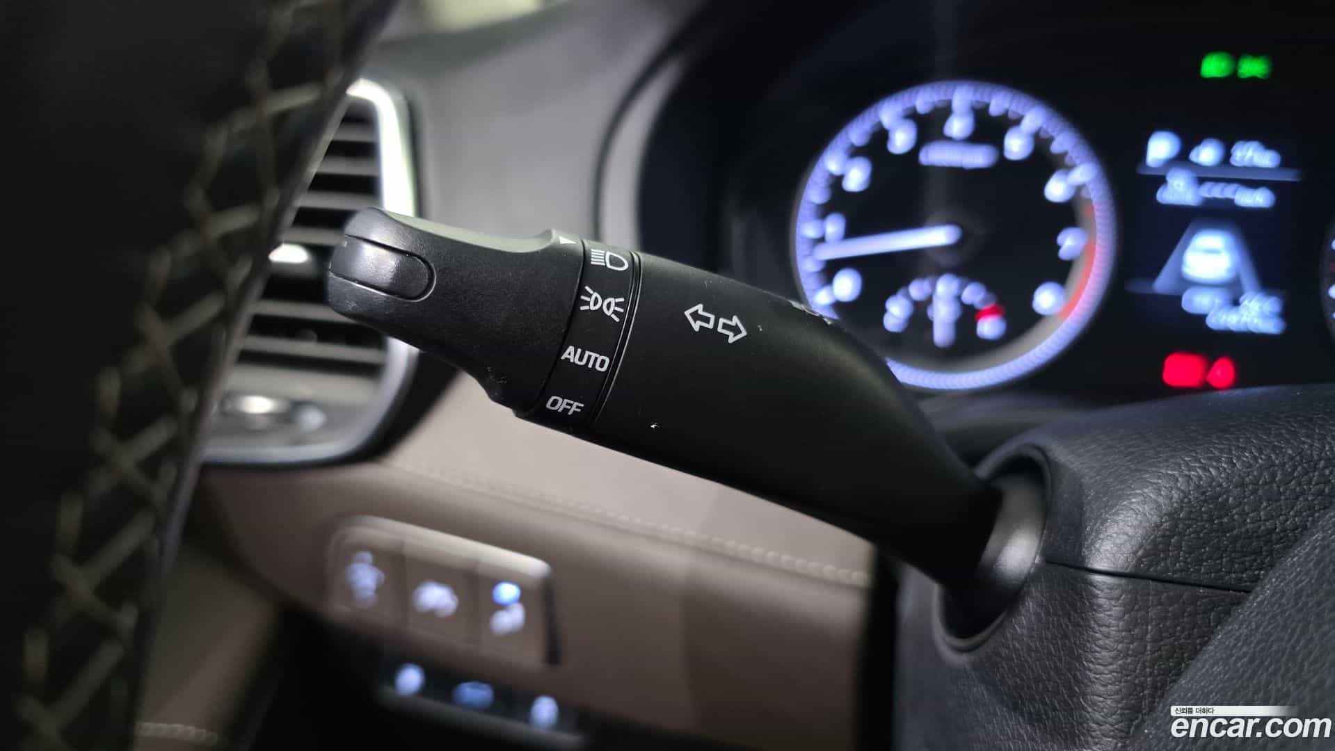 Grandeur Hyundai 2017.1-OPTION-044