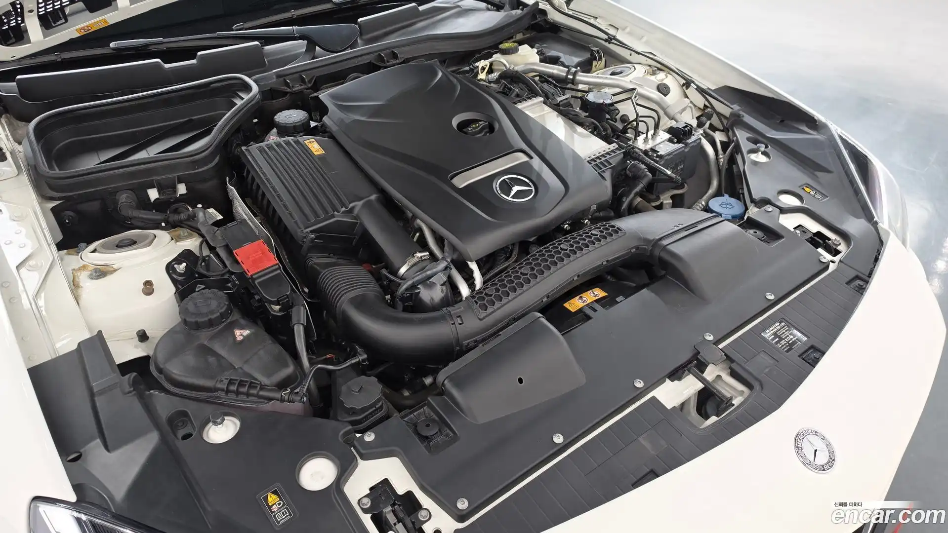 SLK-Class Mercedes-Benz 2015.11-OUTER-006